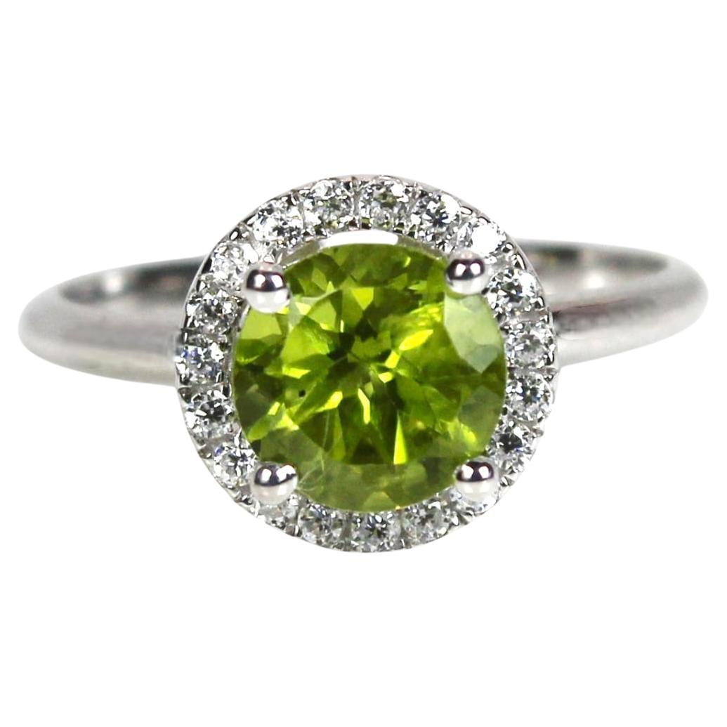 Natürlicher Peridot Edelstein Halo Ring in Sterling Silber