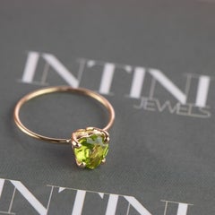 Peridot Green Heart 18 Karat Yellow Gold Hope Love Cocktail Chic Romantic Ring