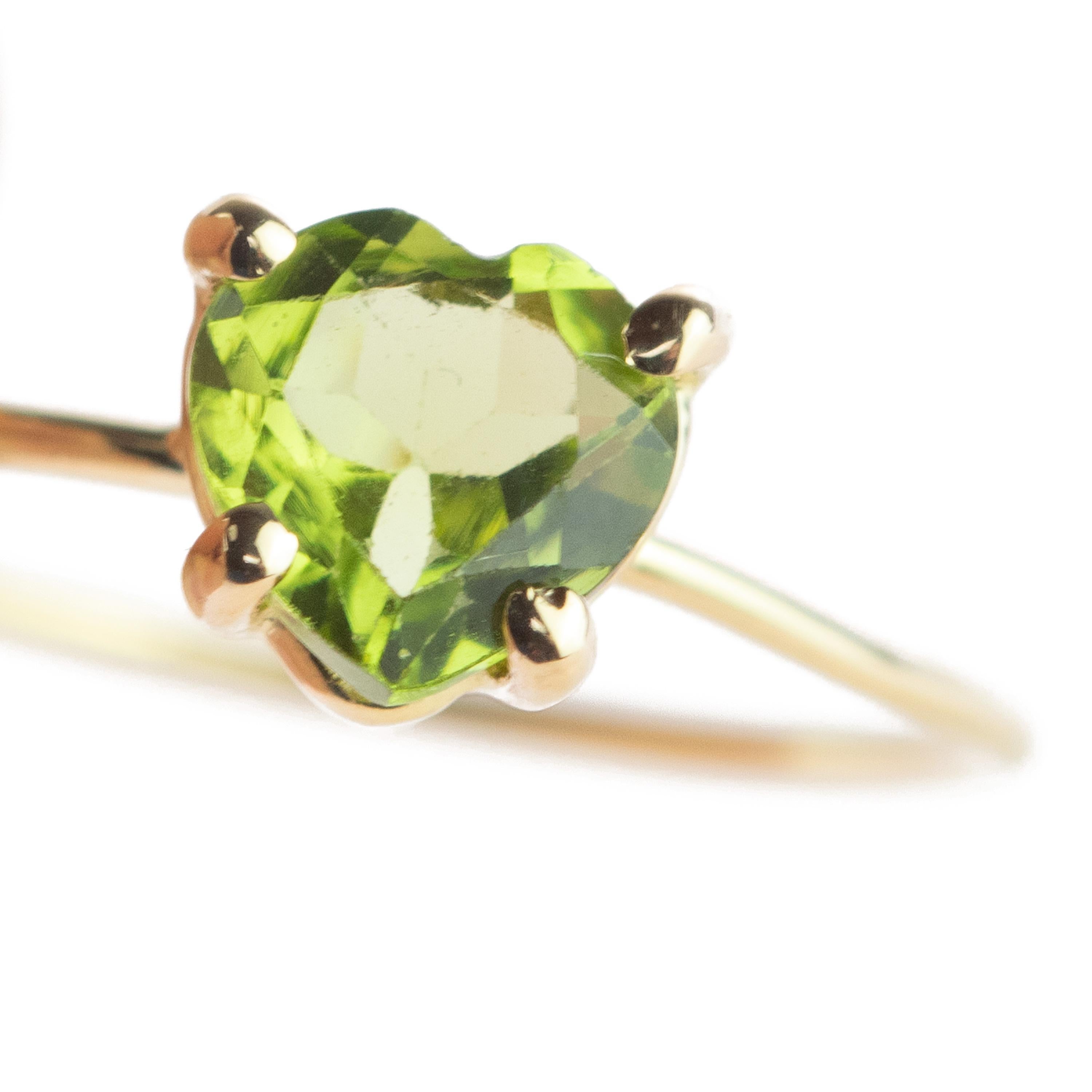 Peridoto Corazón Verde Oro Amarillo 18 Kilates Esperanza Amor Cóctel Anillo Romántico Chic Corte de corazón en venta