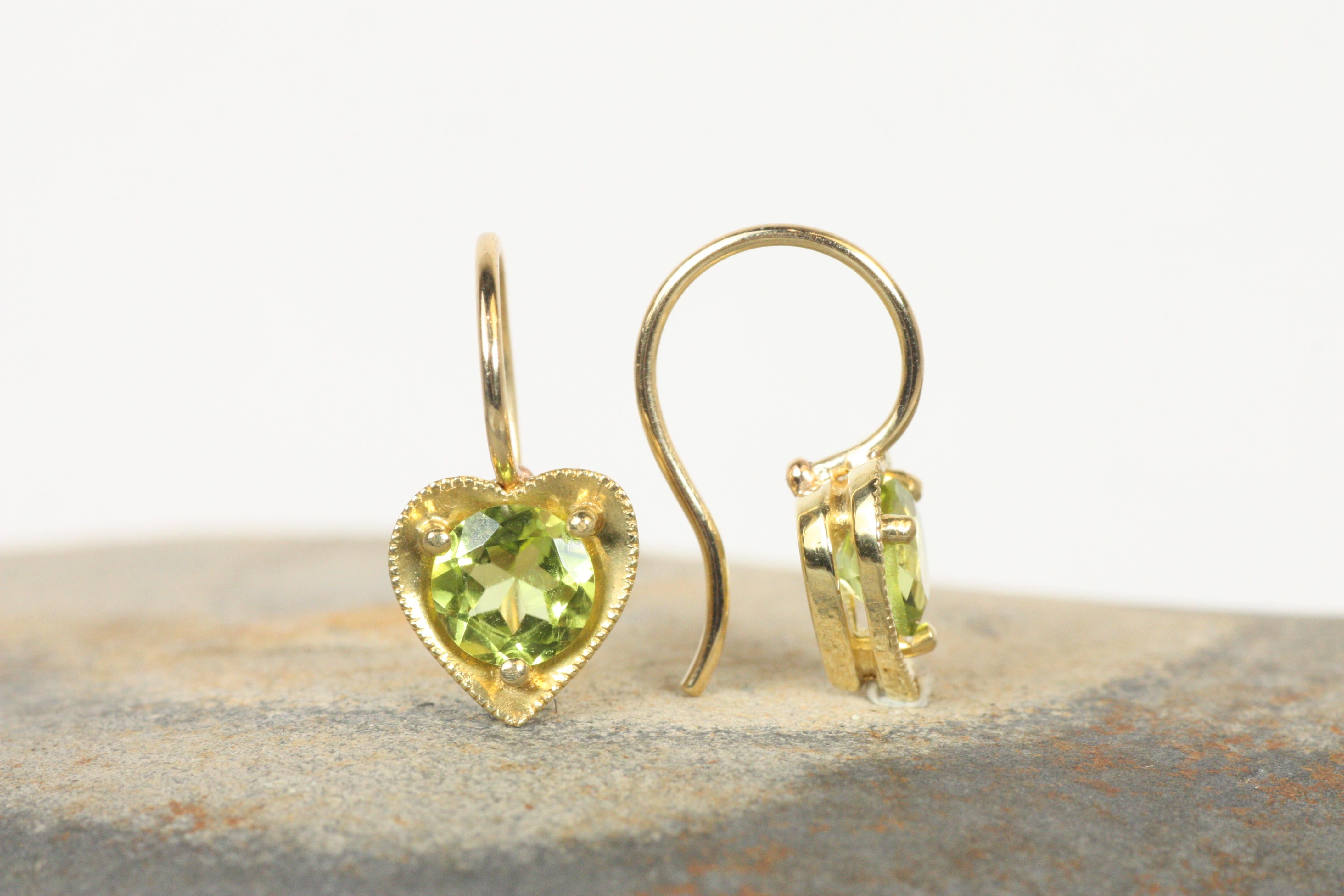 Artisan Peridot Heart-Shaped Earrings in 18K Yellow Gold by Bracken Jewelers For Sale