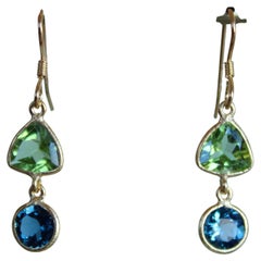 Boucles d'oreilles pendantes en péridot et topaze bleue de Londres en or 14K avec fil métallique français et deux pierres