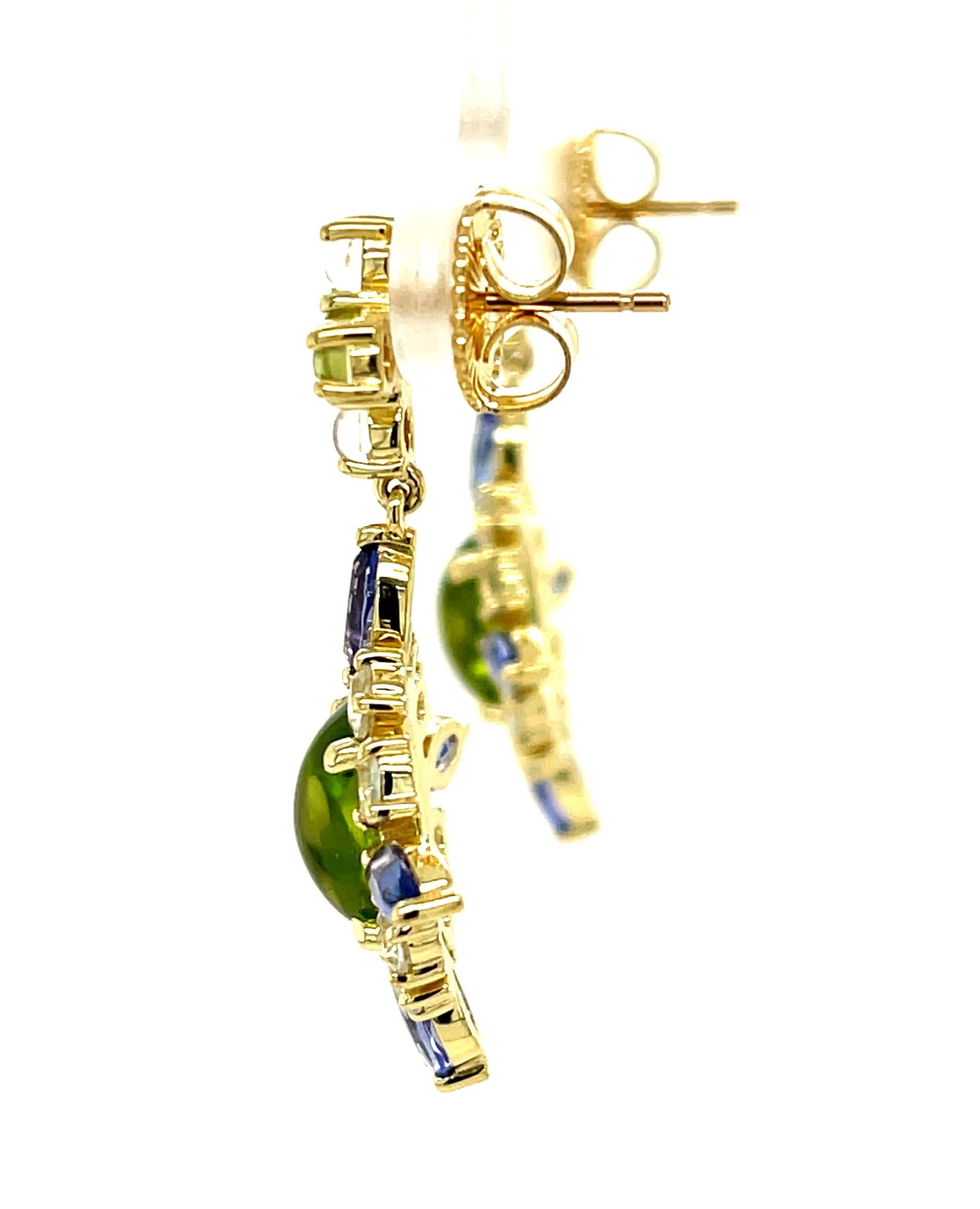 Peridot, Moonstone and Tanzanite Dangle Earrings in Yellow Gold In New Condition In Los Angeles, CA