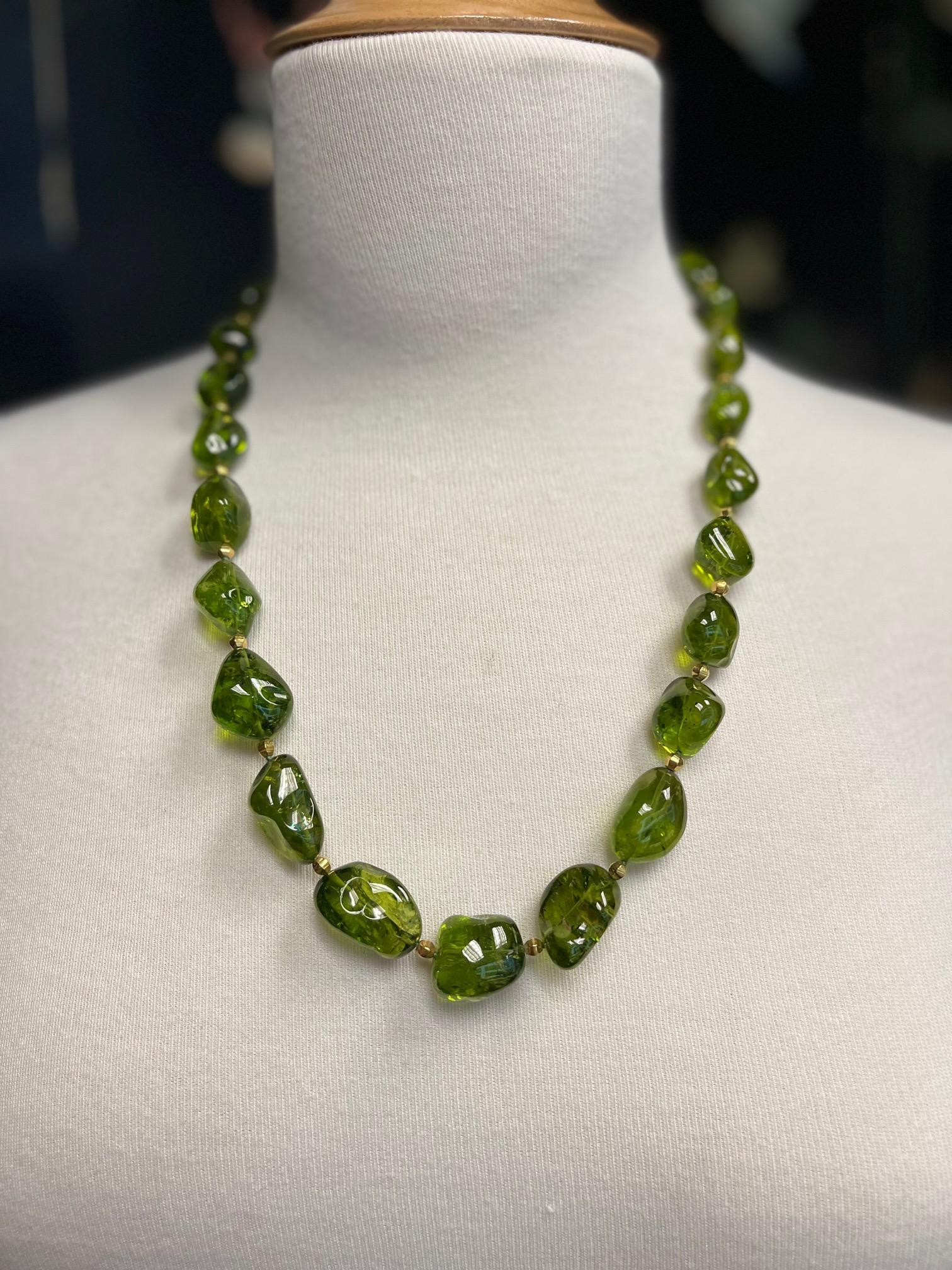 Women's or Men's Peridot Nugget Bead Necklace, 580 Carats with Yellow Gold Clasp, 23.5 Inches For Sale