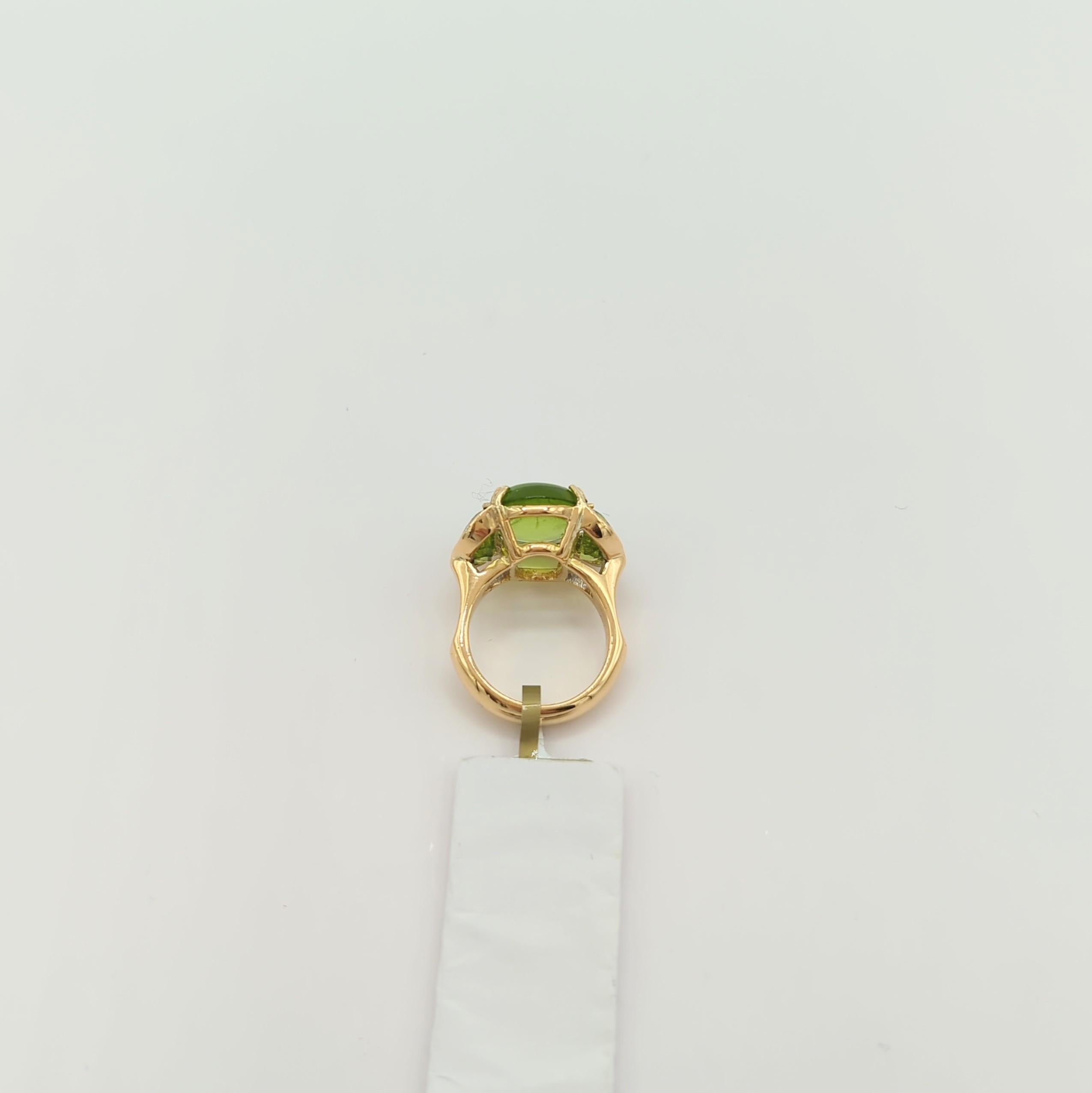 Peridot Oval Cabochon Three Stone Ring in 18K Yellow Gold For Sale 2