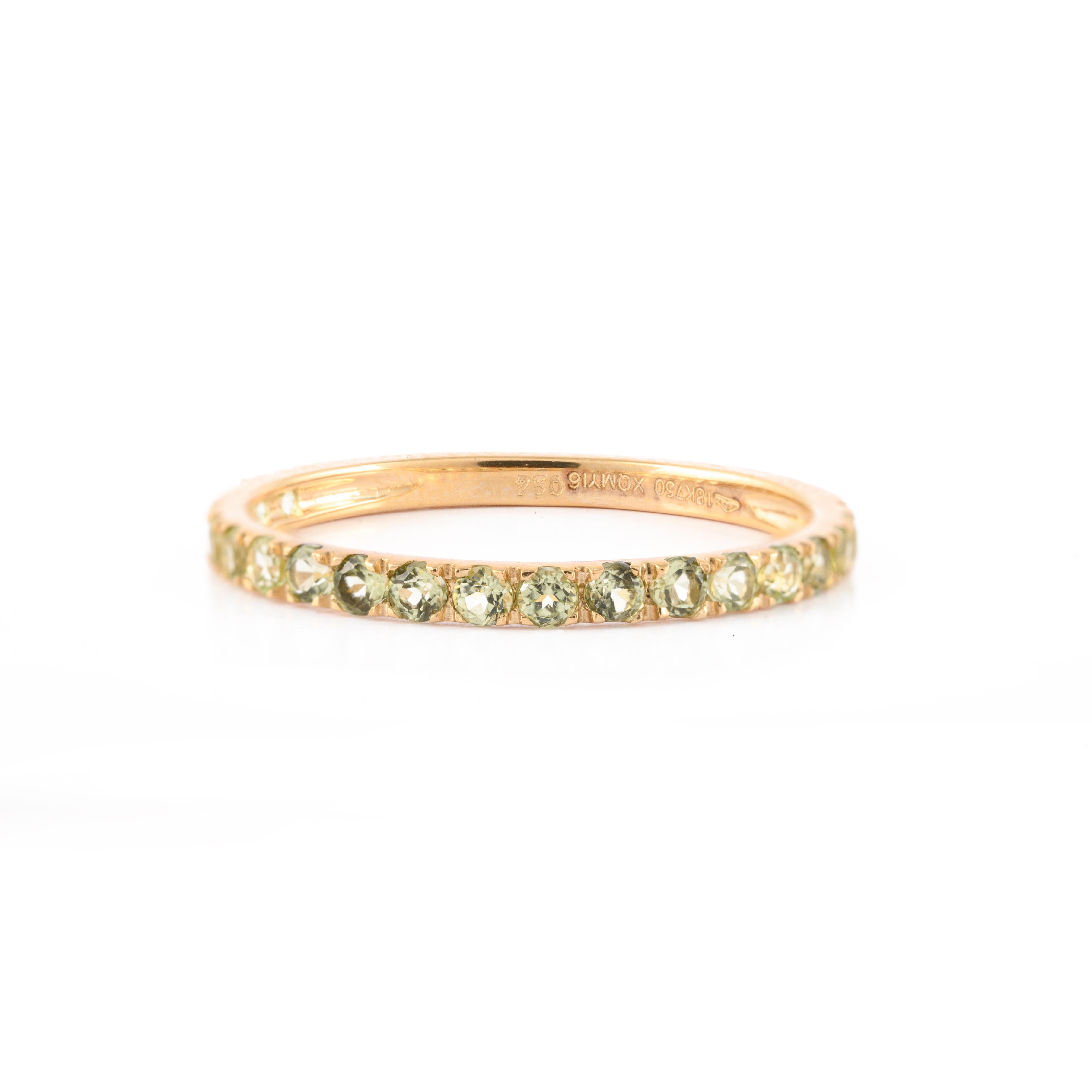 Im Angebot: Peridot Pave Eternity-Ring, stapelbarer Peridot-Ring 14k massives Gelbgold () 2