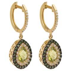 Peridot-Ohrringe in Birnenform aus 18 Karat Gelbgold mit blauen und weißen Pavé-Diamanten