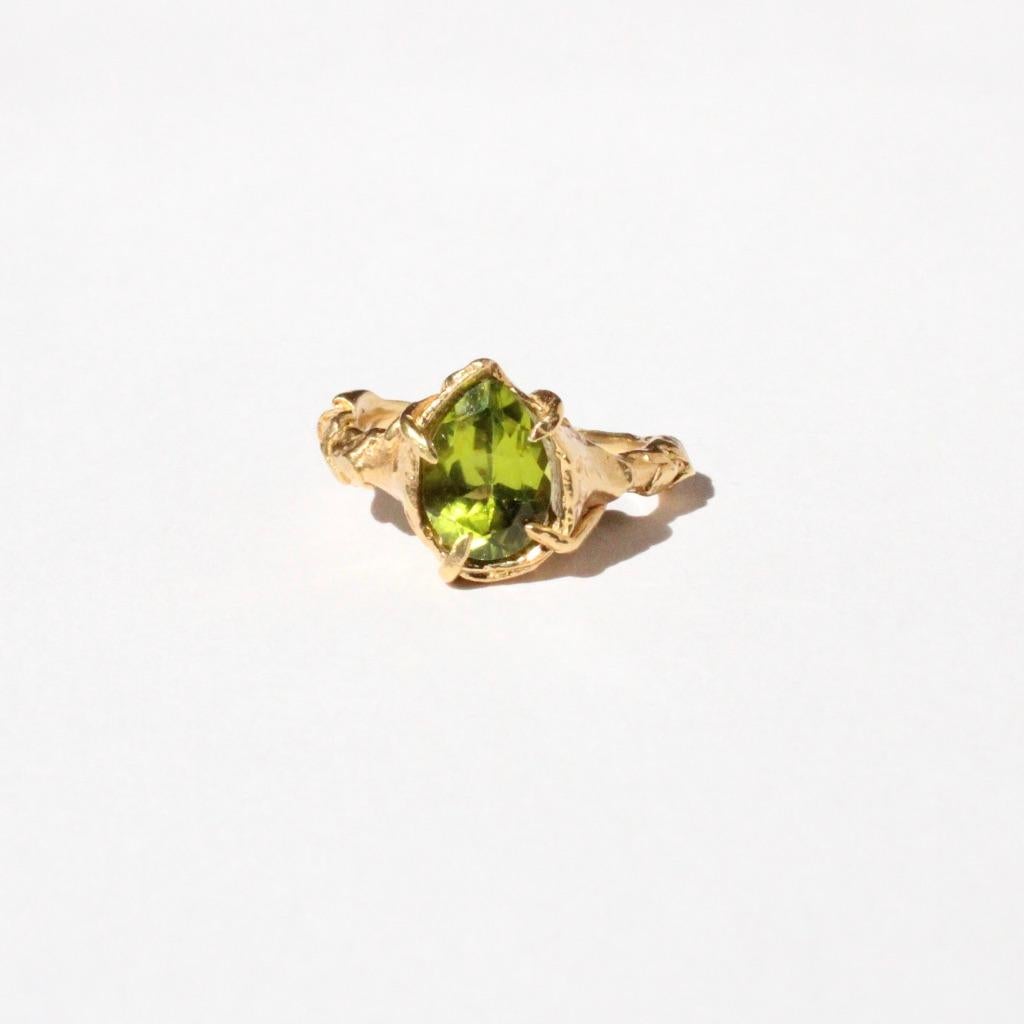 For Sale:  Peridot Pear Solitaire Ring in 14 Karat Yellow Gold 2