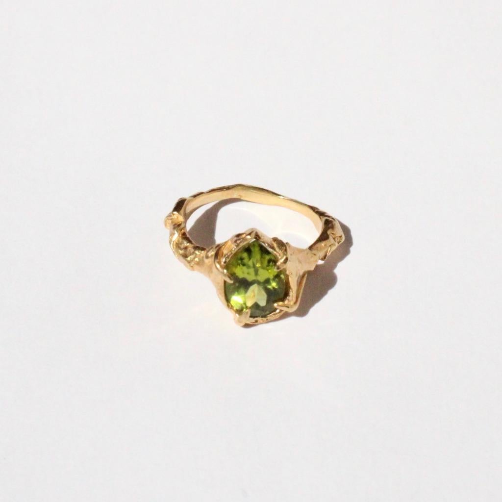 For Sale:  Peridot Pear Solitaire Ring in 14 Karat Yellow Gold 5