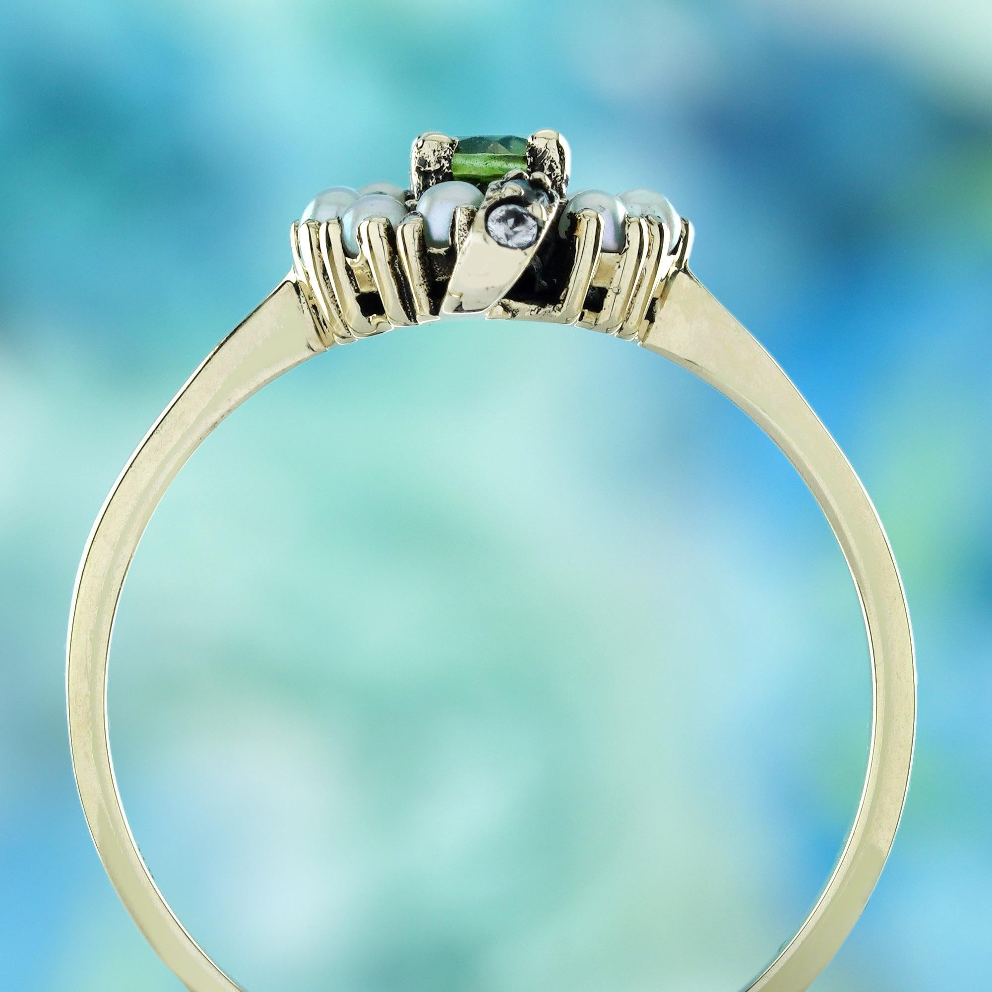 Peridot Pearl and White Topaz Vintage Style Ring in Solid 9K Yellow Gold In New Condition For Sale In Bangkok, TH