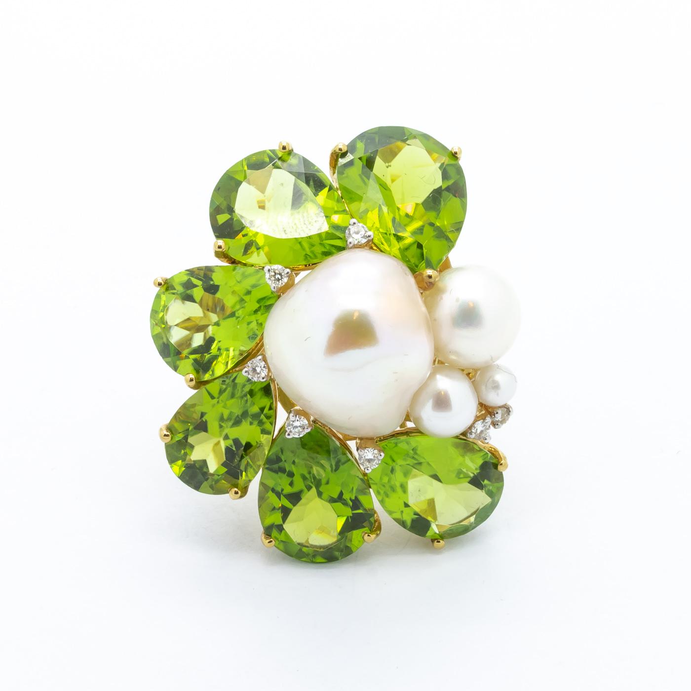 Peridot:: Perle:: Diamant und Gold Cluster-Ring (Moderne)