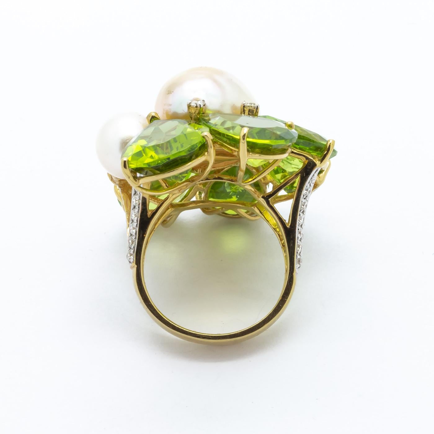 Peridot:: Perle:: Diamant und Gold Cluster-Ring Damen