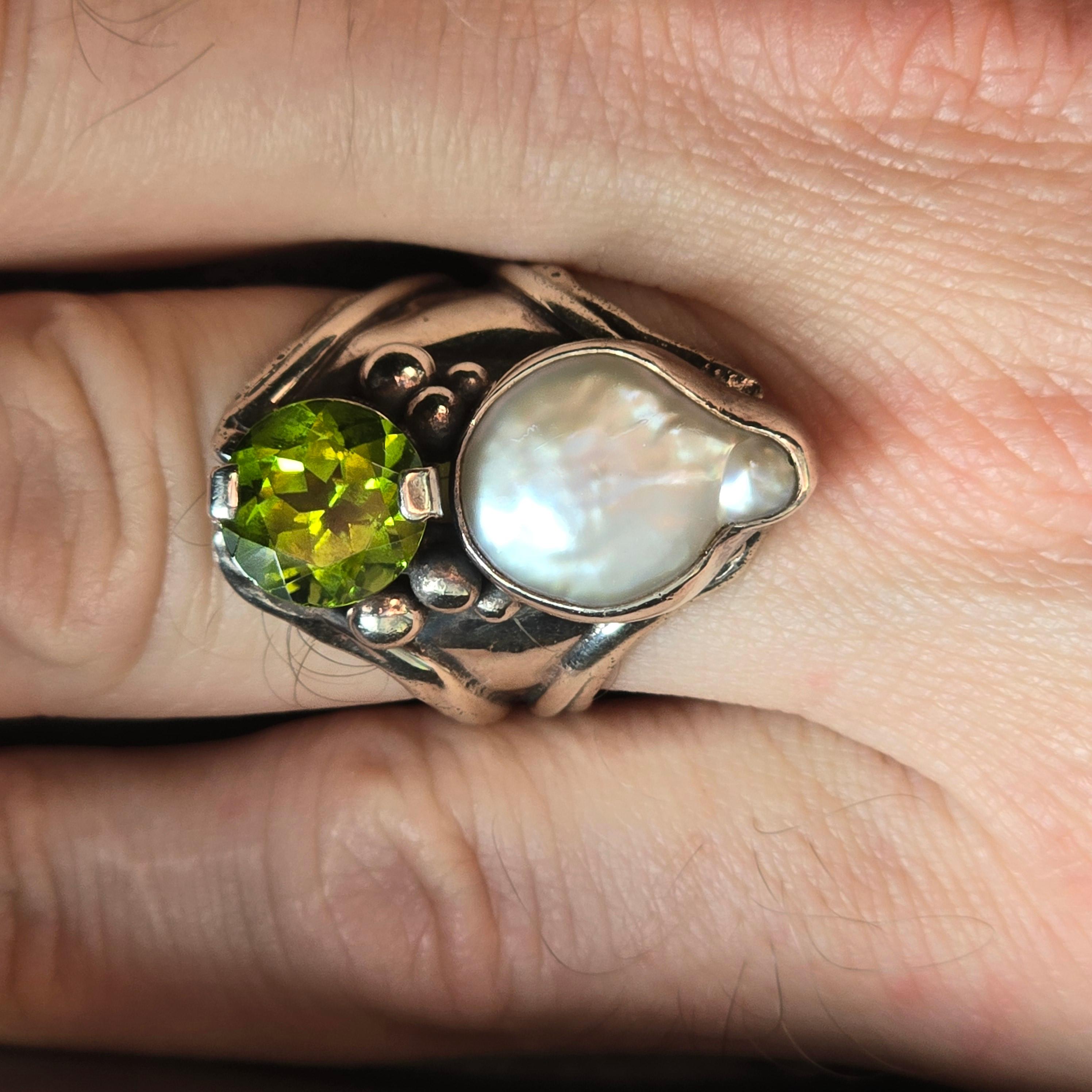 Peridot, Pearl, Silver Ring, Midcentury For Sale 5