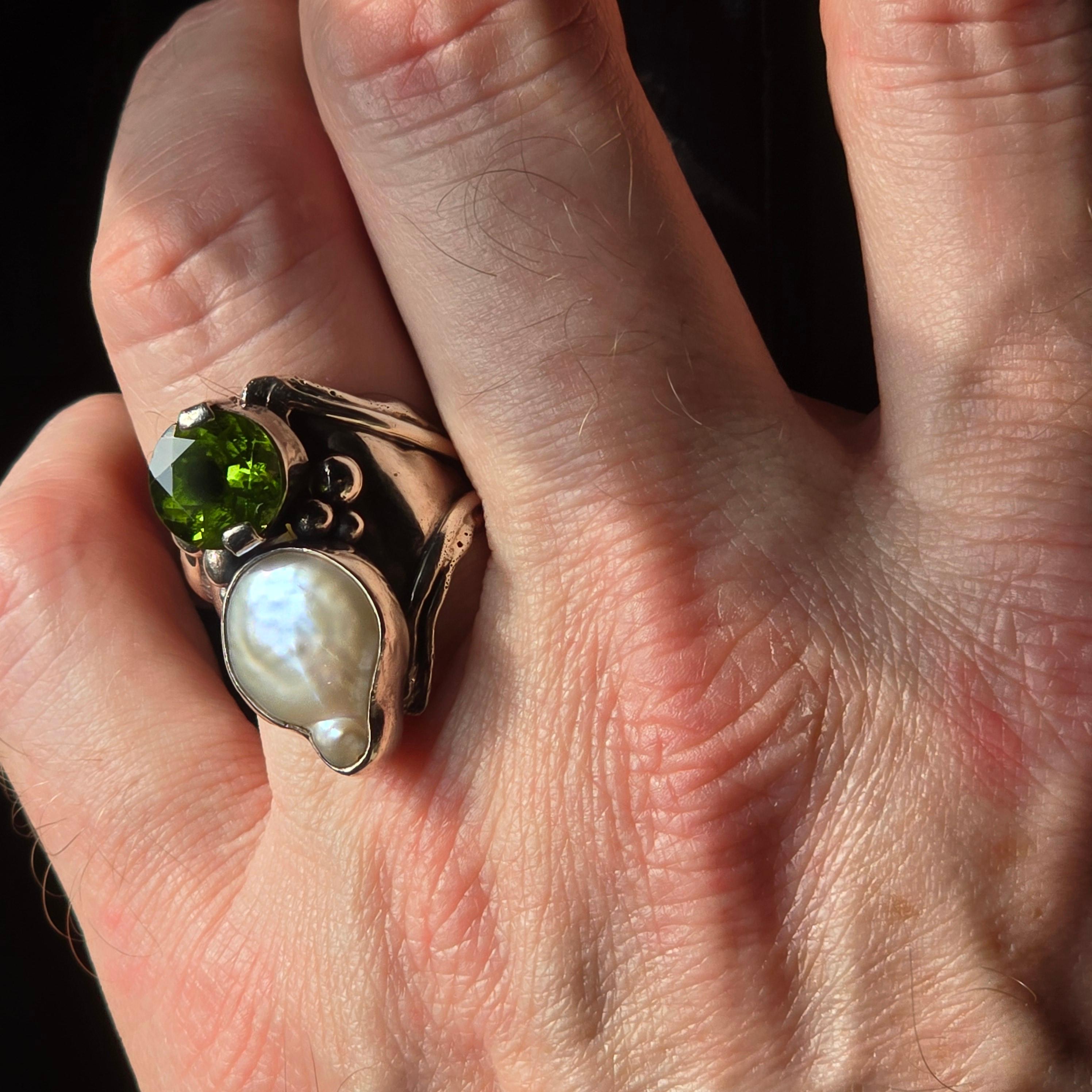 Peridot, Pearl, Silver Ring, Midcentury For Sale 6