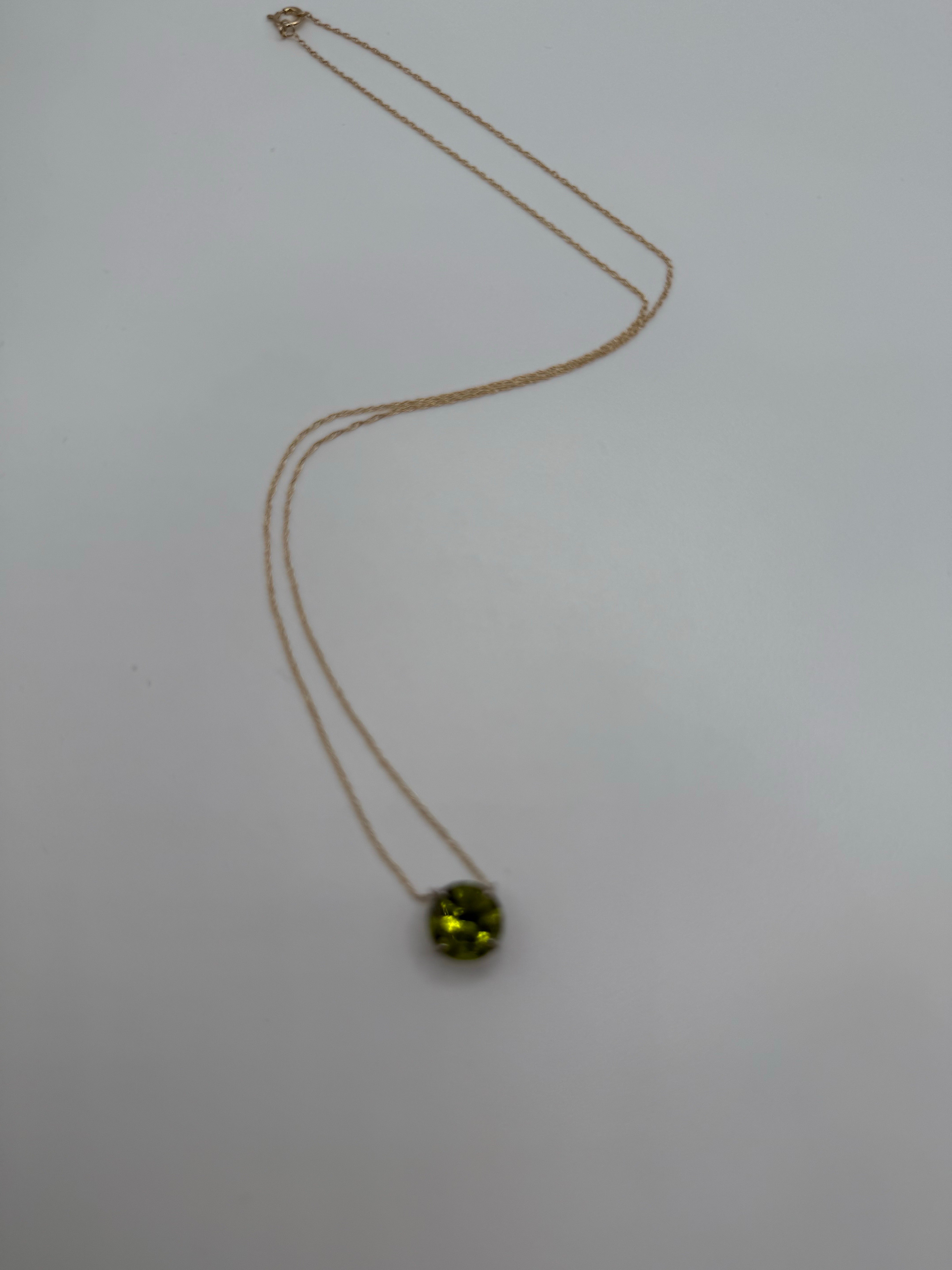 Bellissima collana con ciondolo di peridoto in oro giallo 10KT, collana da 19