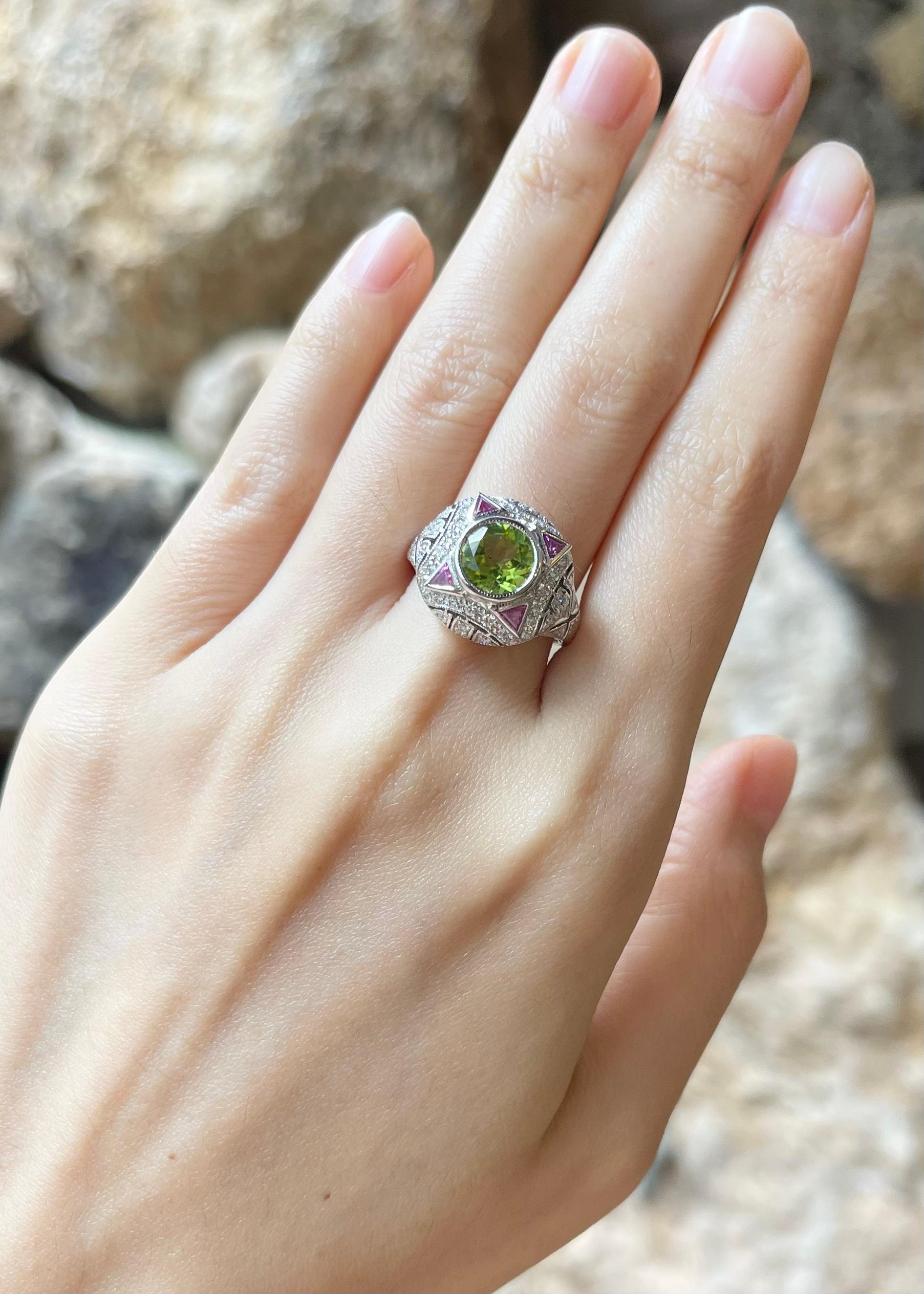 Art Deco Peridot, Pink Sapphire and Diamond Ring set in 18K White Gold Settings For Sale