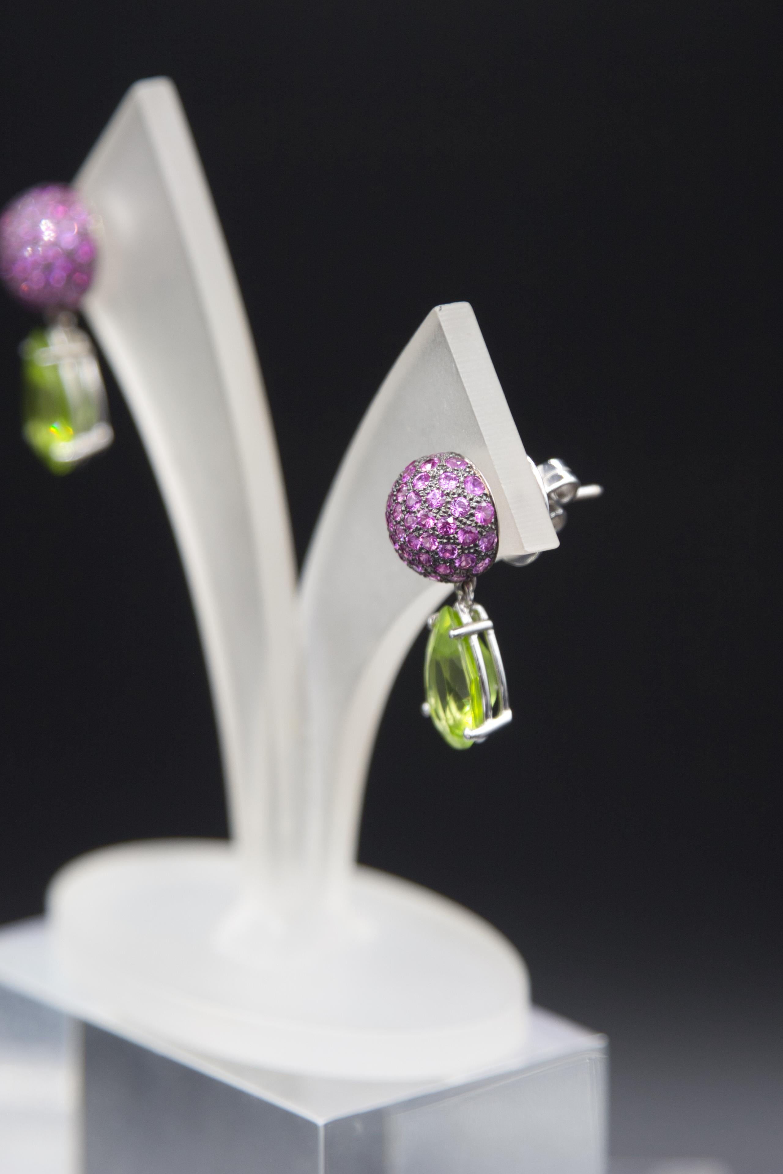 Peridot pink sapphire stud earrings im Zustand „Neu“ im Angebot in Bad Kissingen, DE