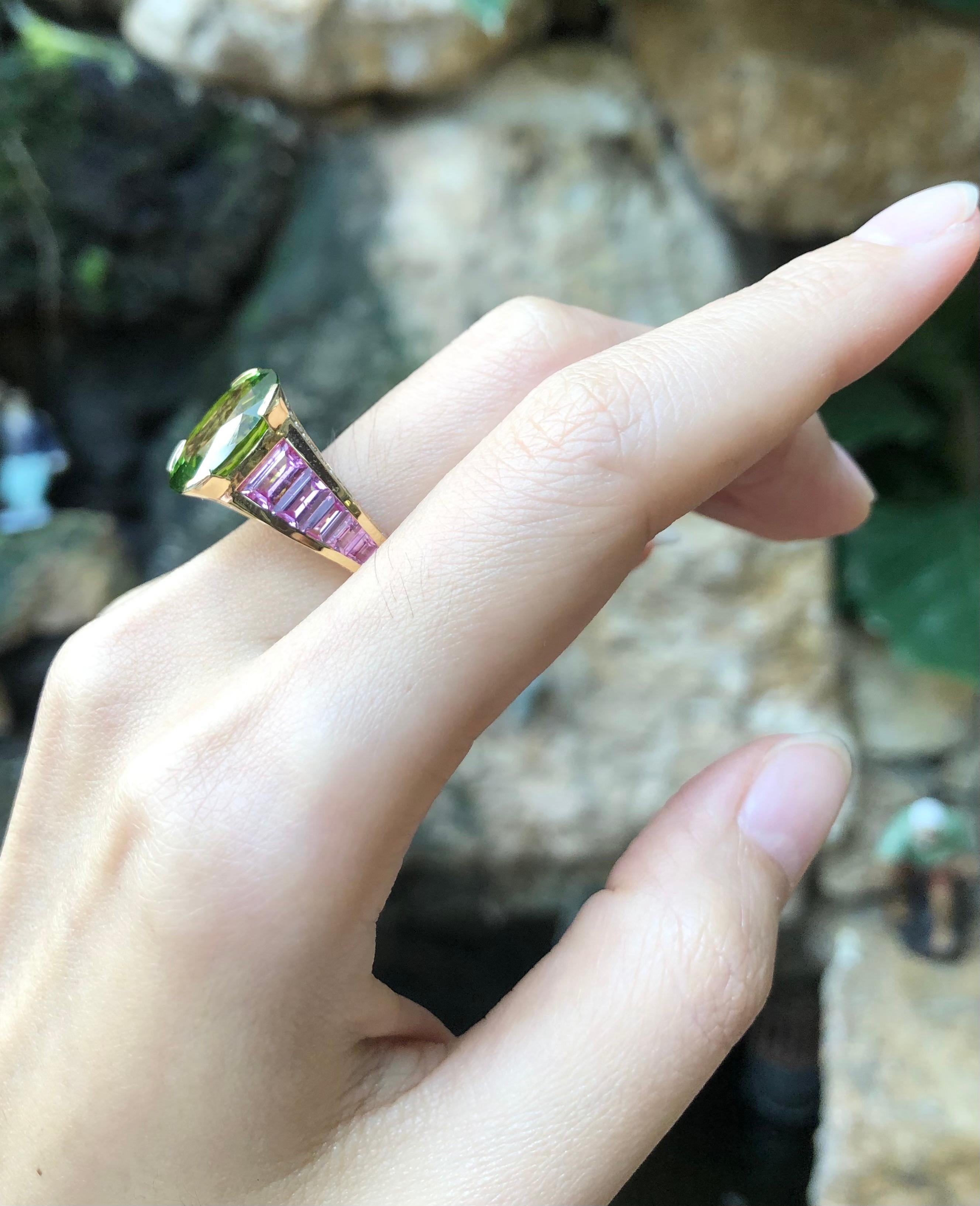 Ring mit Peridot, rosa Saphir und Diamant in 18 Karat Goldfassung im Angebot 5