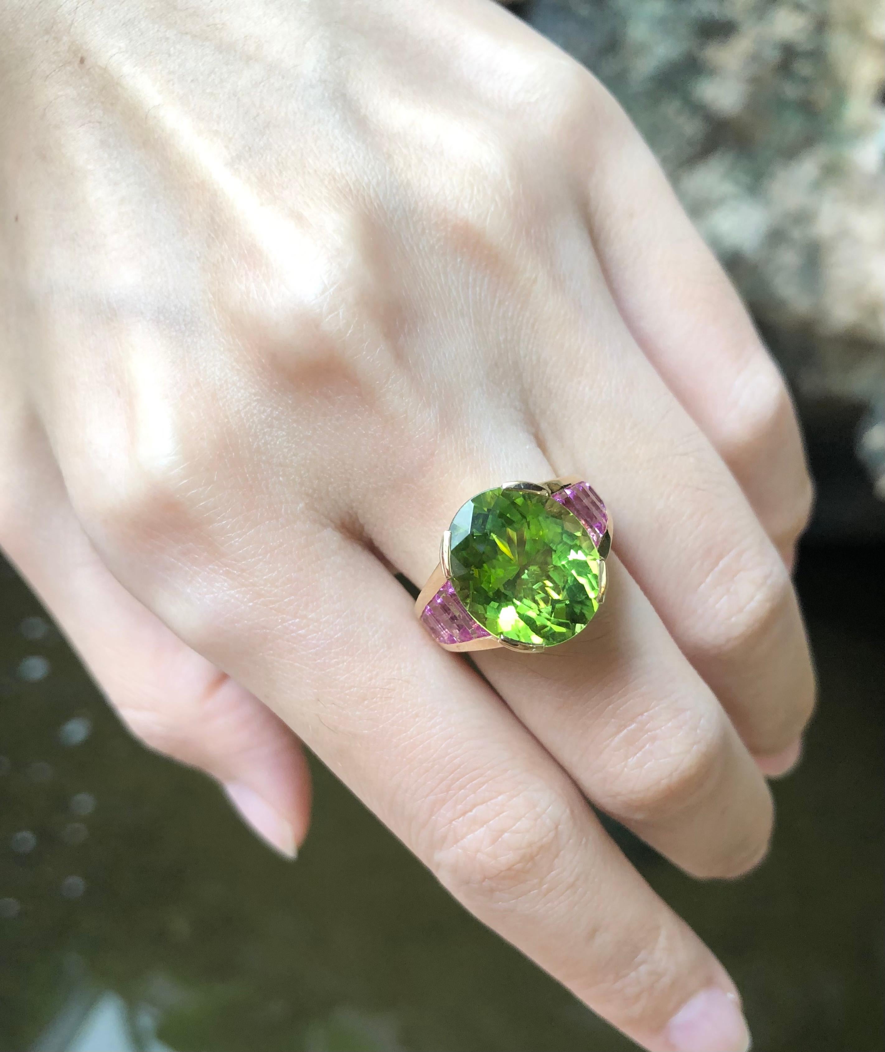 Peridot, Pink Sapphire with Diamond Ring Set in 18 Karat Gold Settings For Sale 5