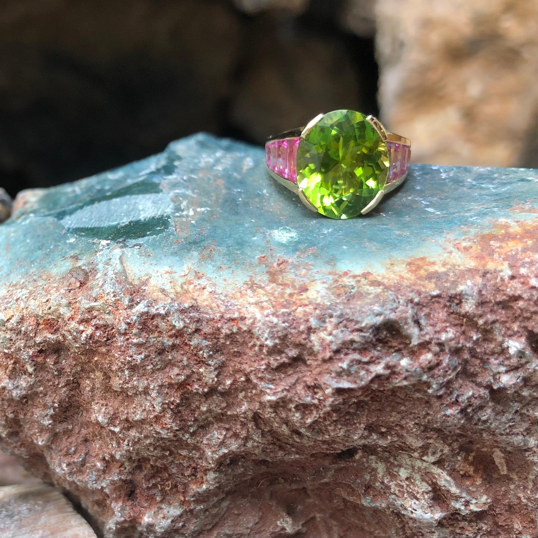 Peridot, Pink Sapphire with Diamond Ring Set in 18 Karat Gold Settings For Sale 7