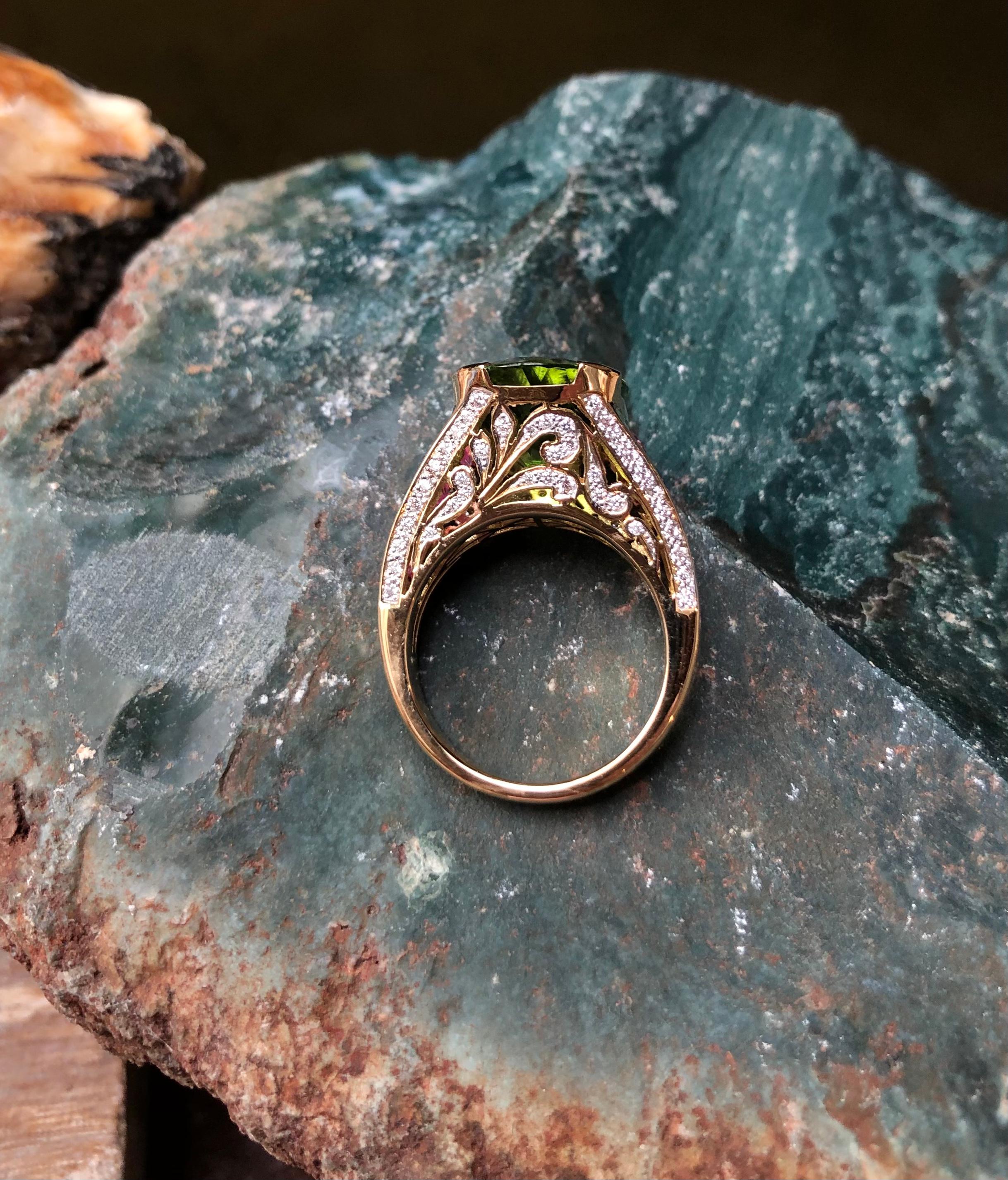 Peridot, Pink Sapphire with Diamond Ring Set in 18 Karat Gold Settings For Sale 10
