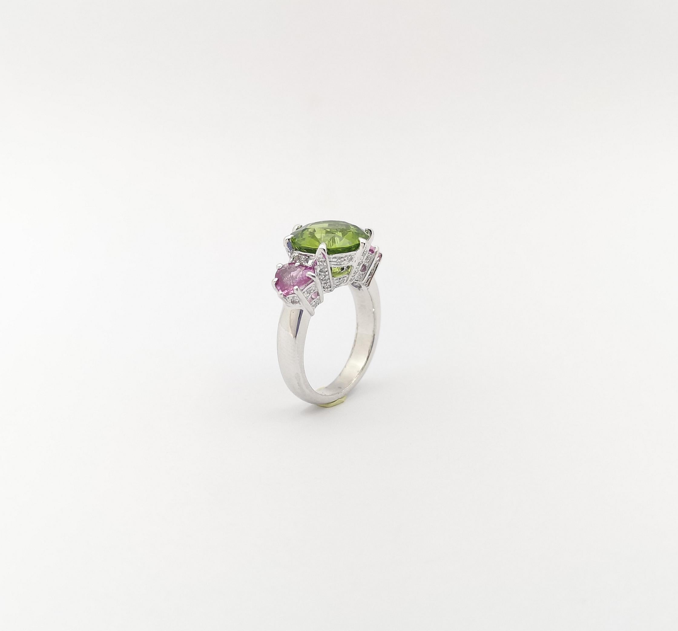 Peridot, rosa Saphir mit Diamantring aus 18 Karat Weißgold im Angebot 10