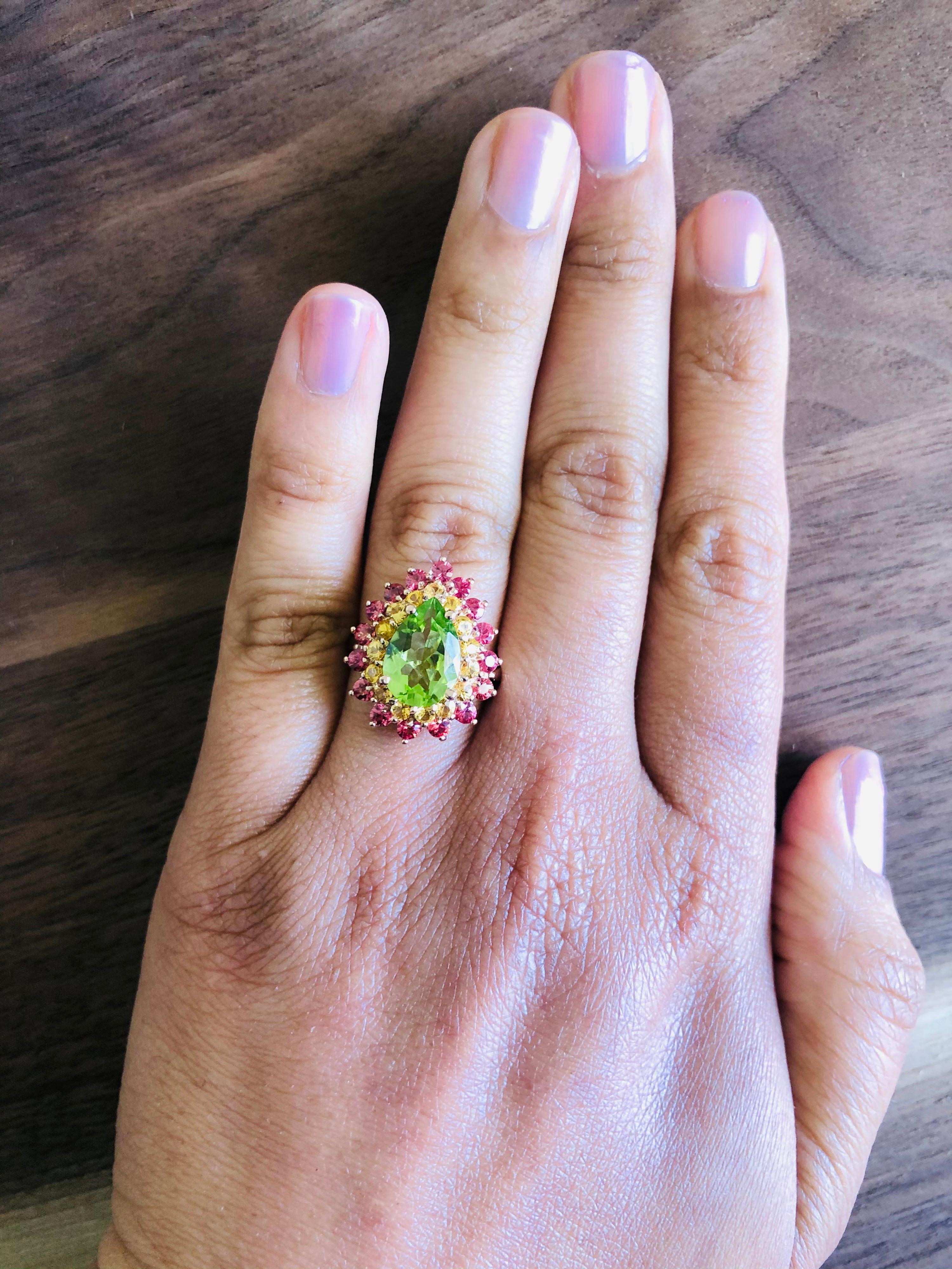 Contemporary 4.76 Carat Natural Peridot Sapphire Rose Gold Cocktail Ring