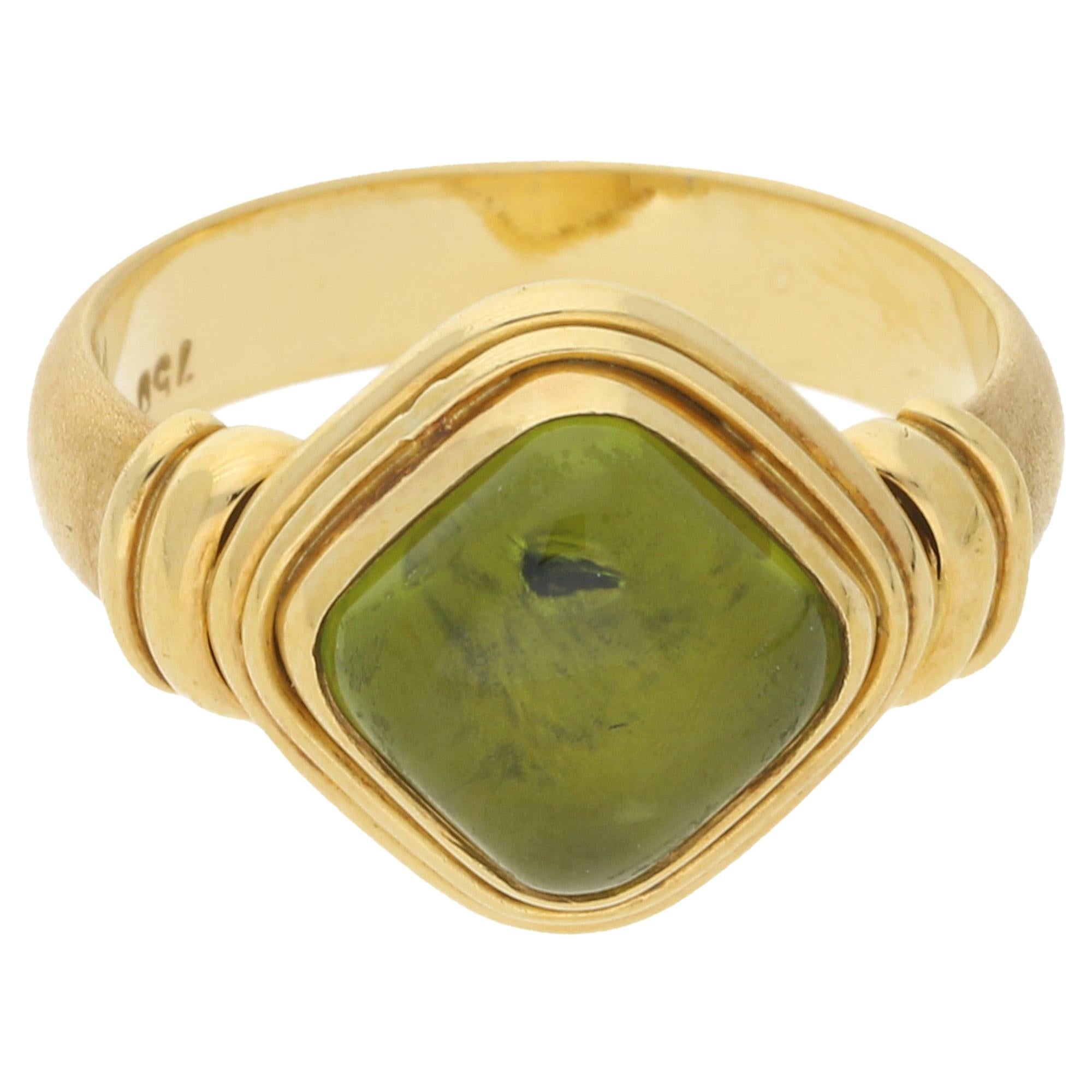 Peridot Ring in 18 Karat Yellow Gold