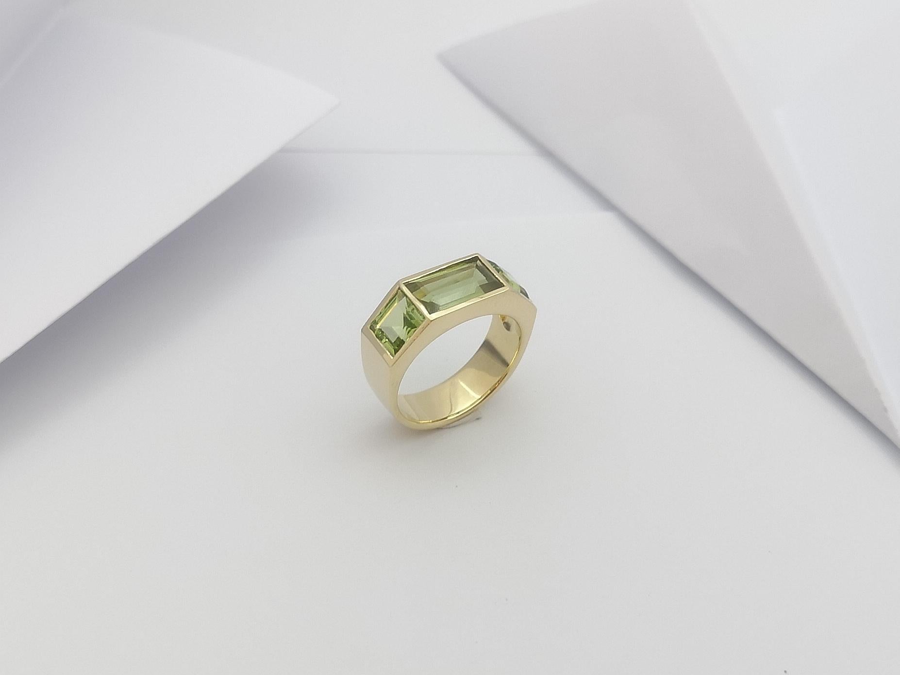Peridot Ring Set in 18 Karat Gold Settings For Sale 6