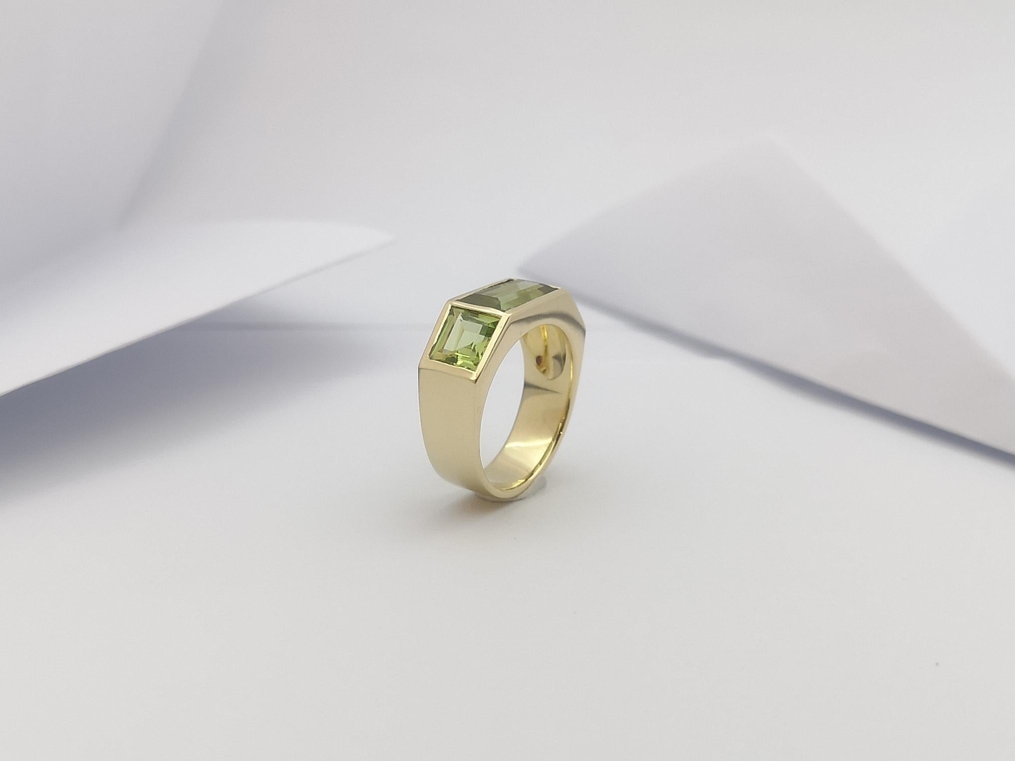 Peridot Ring Set in 18 Karat Gold Settings For Sale 7