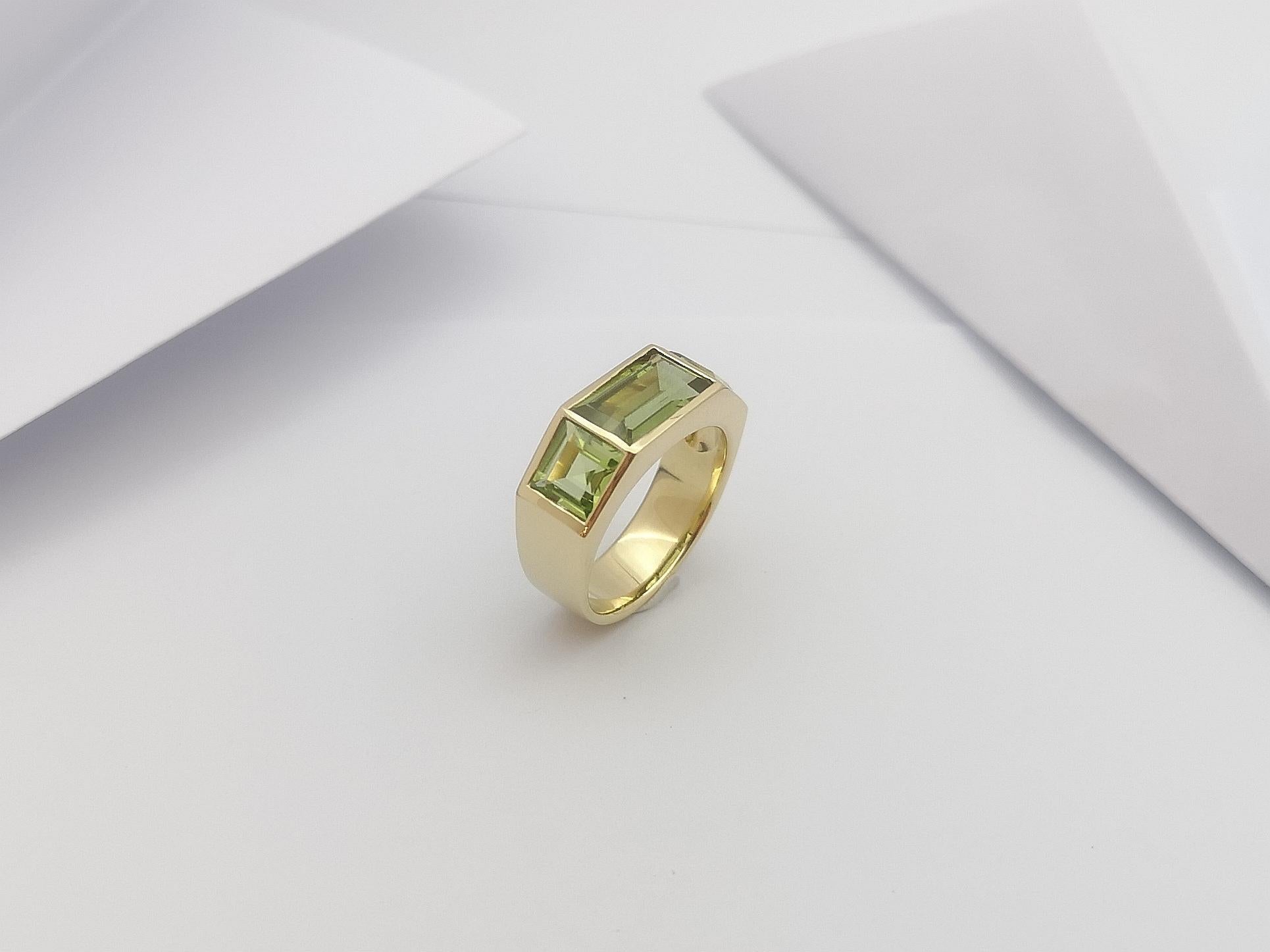 Peridot Ring Set in 18 Karat Gold Settings For Sale 8