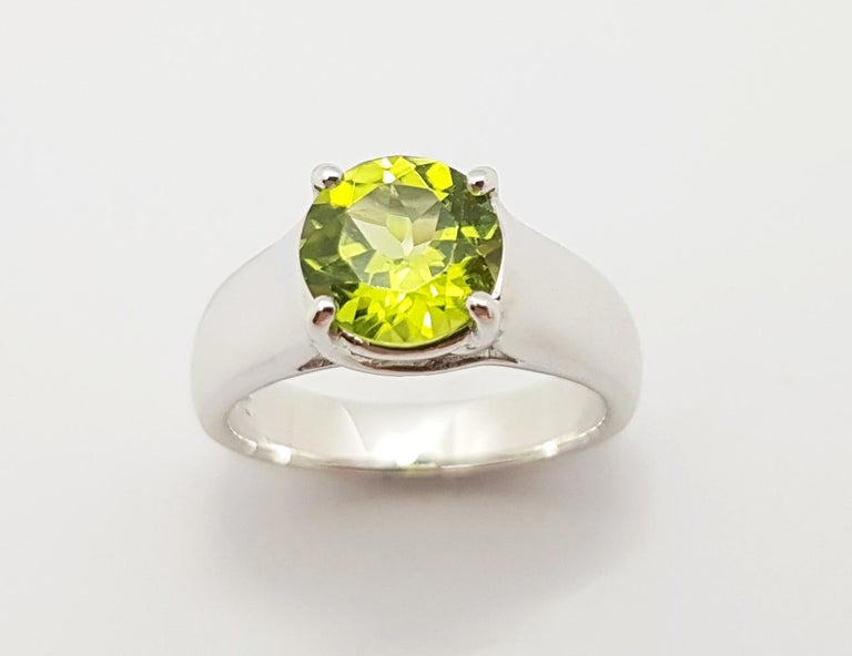 Peridot Ring Set in 18 Karat White Gold Settings For Sale at 1stDibs | snow white  ring once upon a time, peridot ring white gold, peridot rings white gold