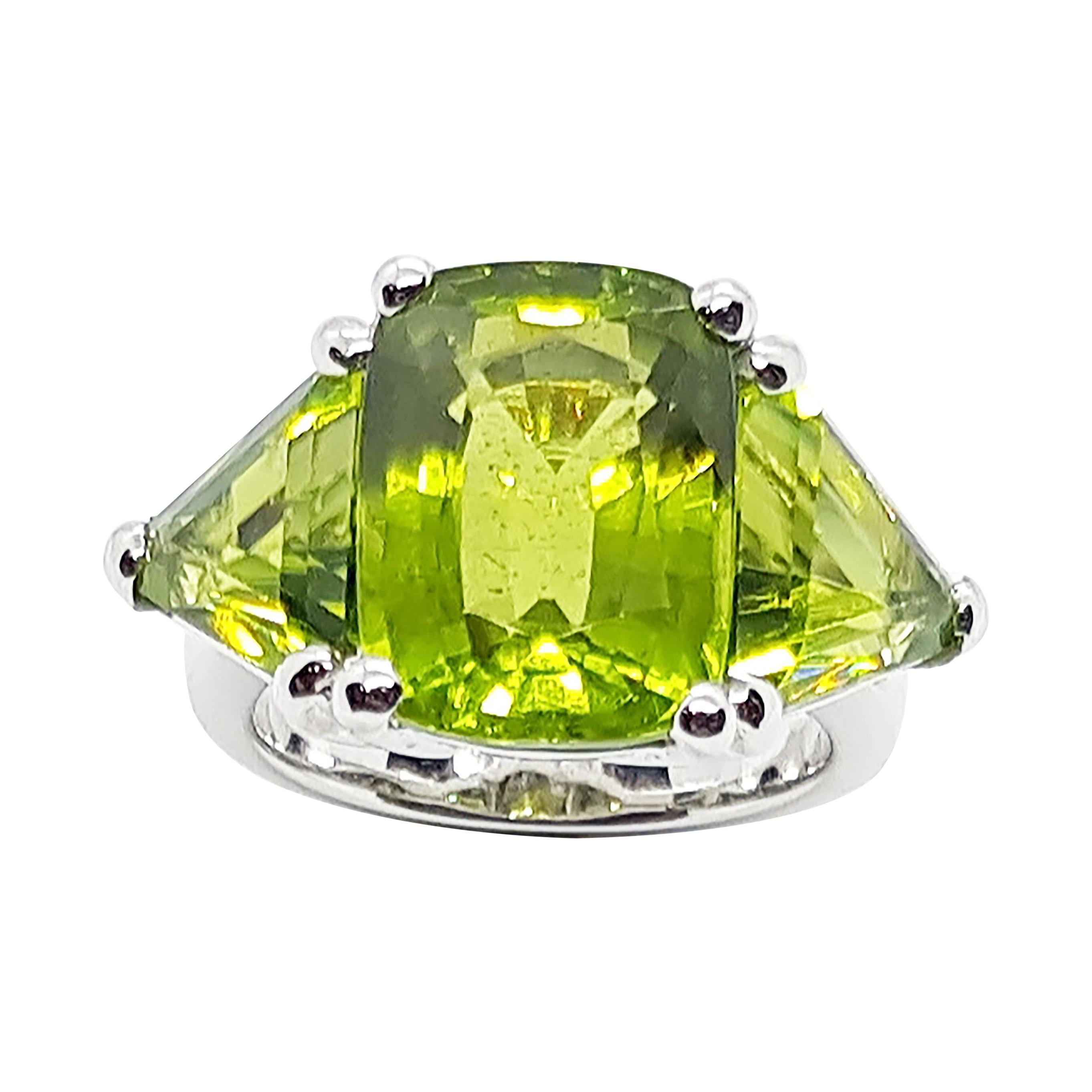 Peridot Ring Set in 18 Karat White Gold Settings