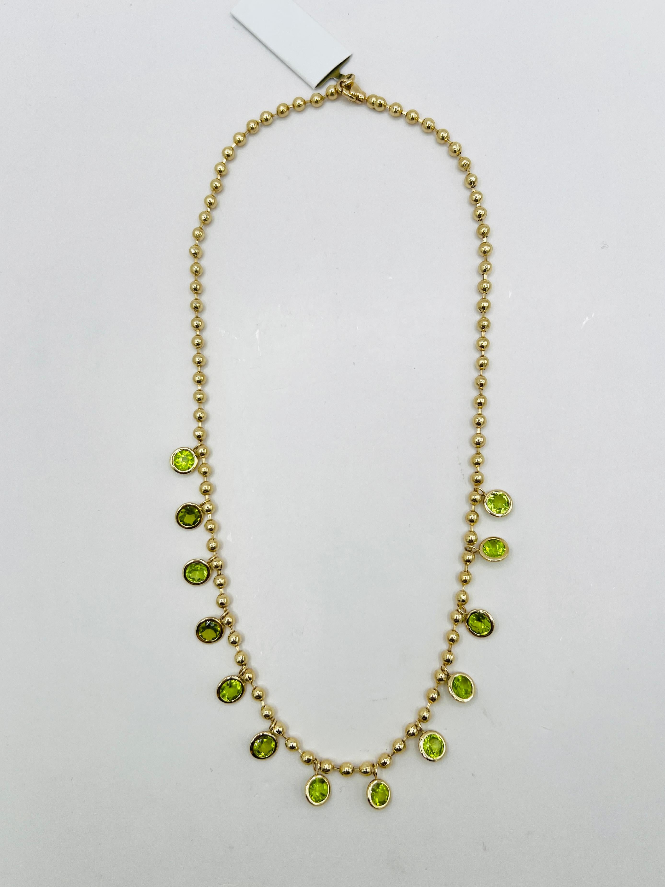 Peridot Round Ball Chain Necklace in 18K Yellow Gold In New Condition For Sale In Los Angeles, CA