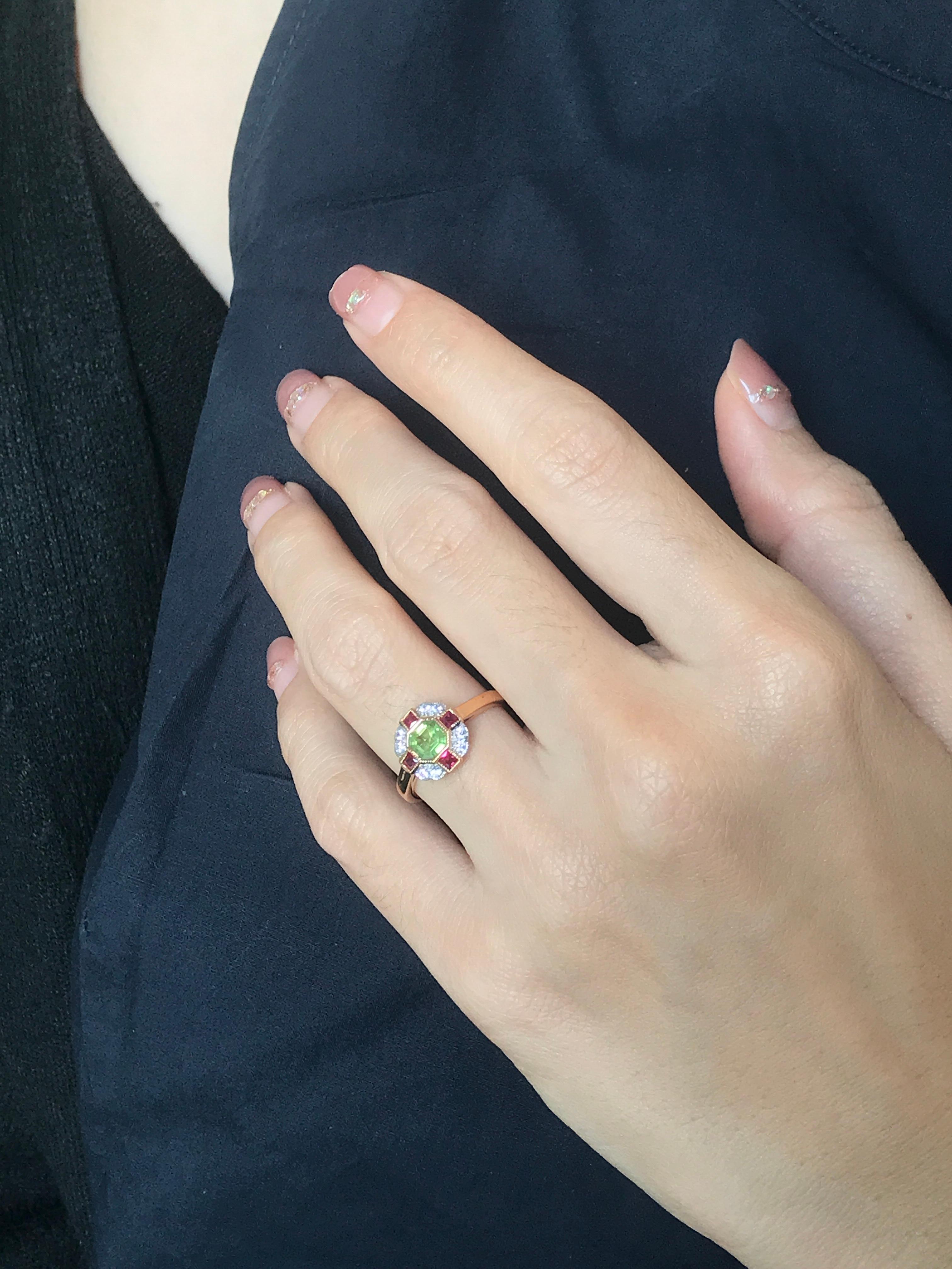 Peridot Ruby and Diamond Art Deco Style Ring in 14K Rose Gold en Nuevo estado para la venta en Bangkok, TH