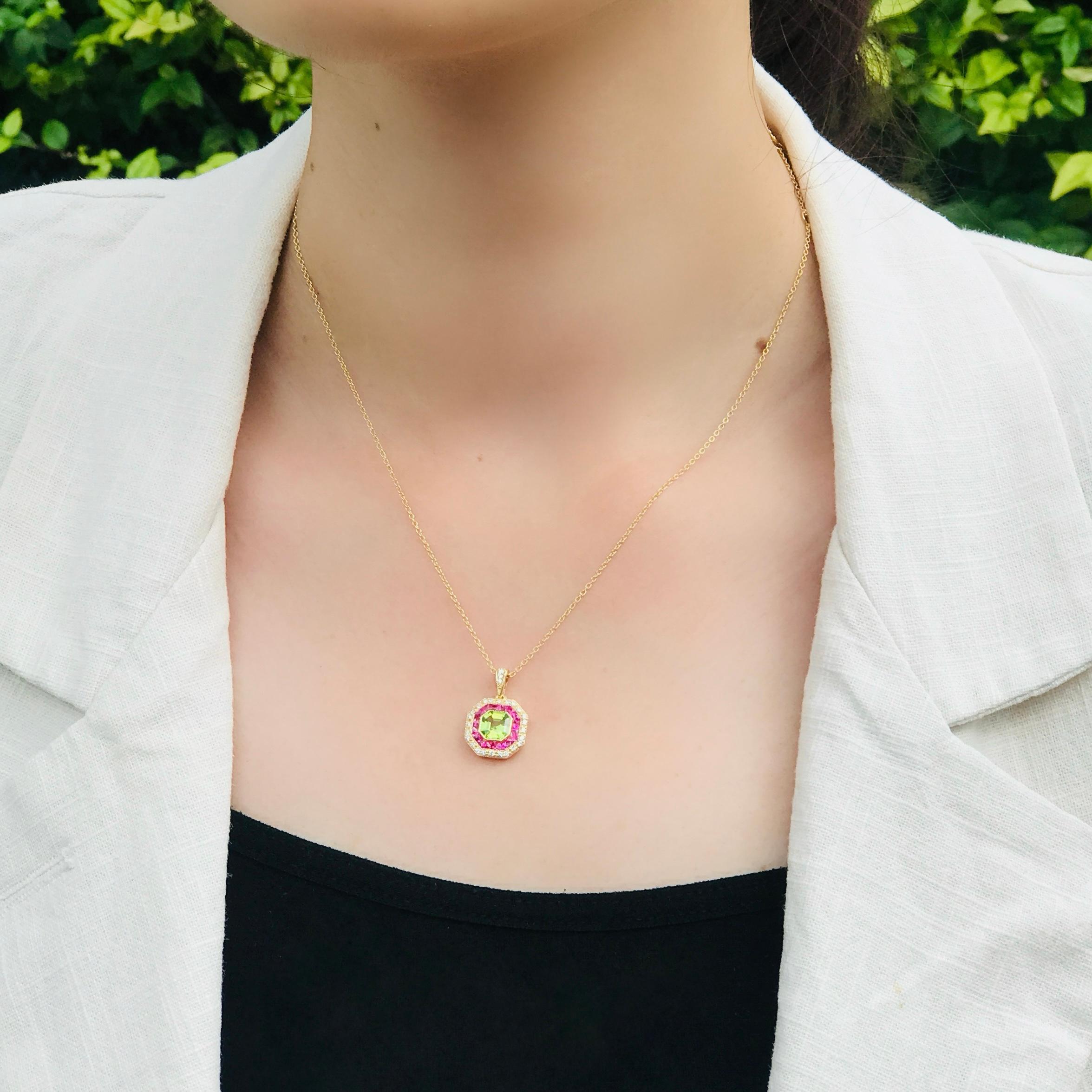 Peridot Ruby Diamond Art Deco Style Target Pendant in 14K Yellow Gold For Sale 2