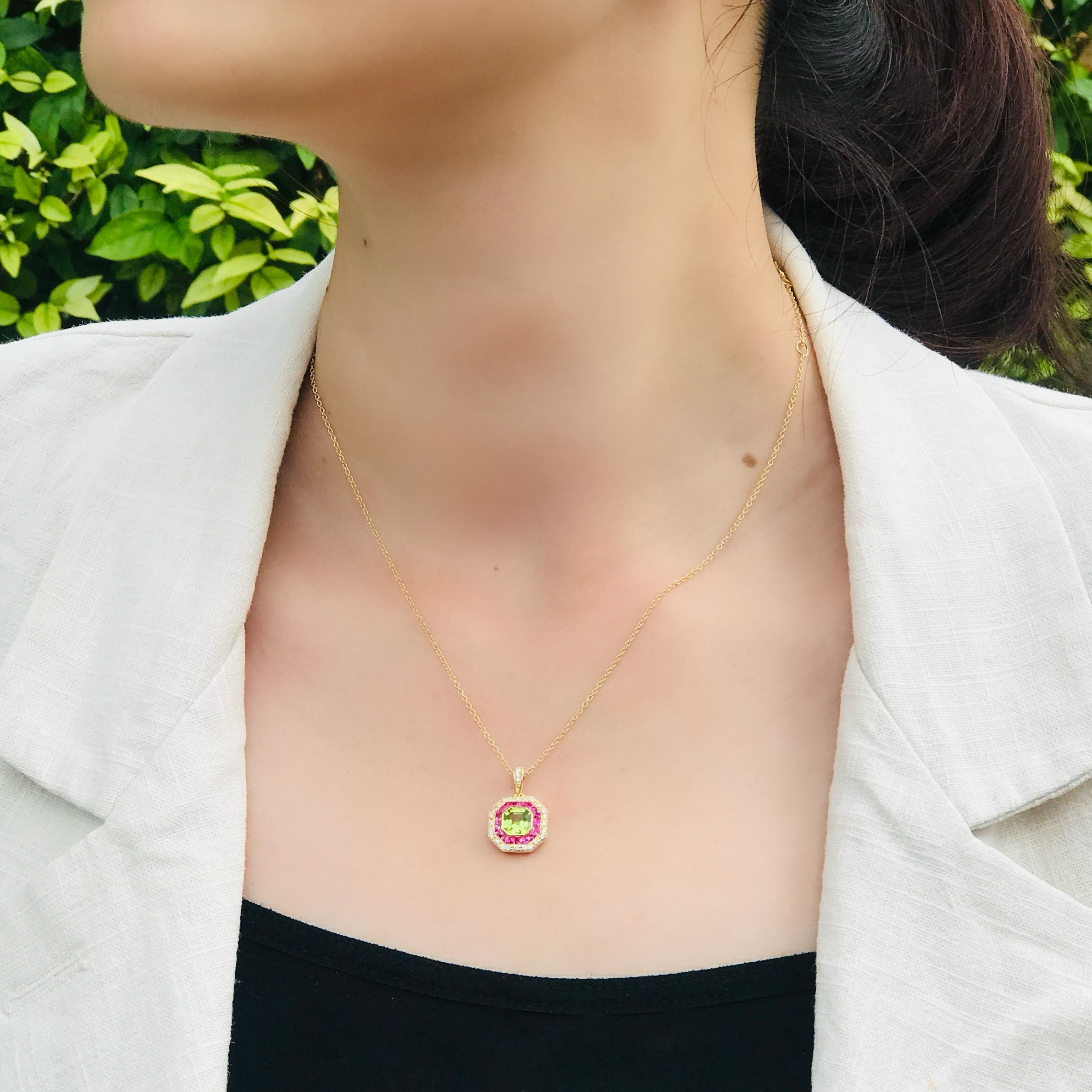 Peridot Ruby Diamond Art Deco Style Target Pendant in 14K Yellow Gold For Sale 4