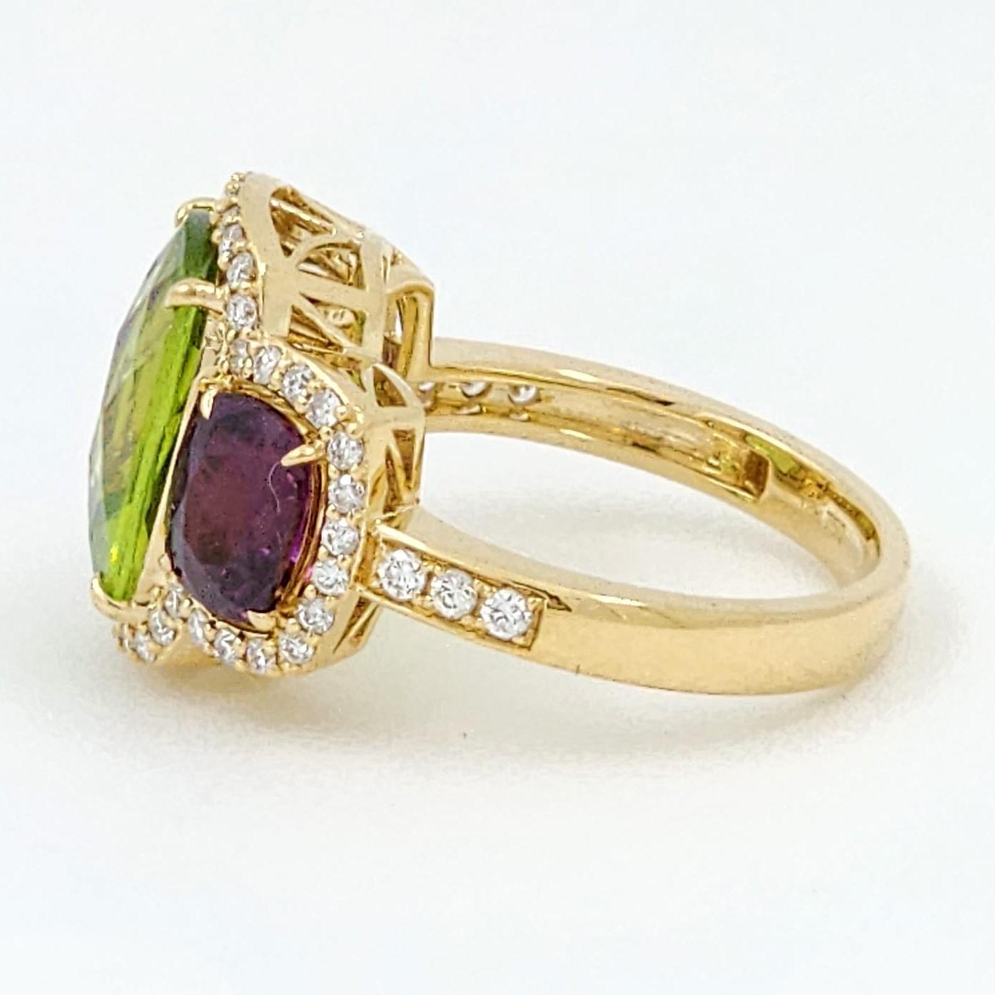 Cabochon Peridot Sapphire and Diamond Three Stones  Ring in 18 Karat Yellow Gold For Sale