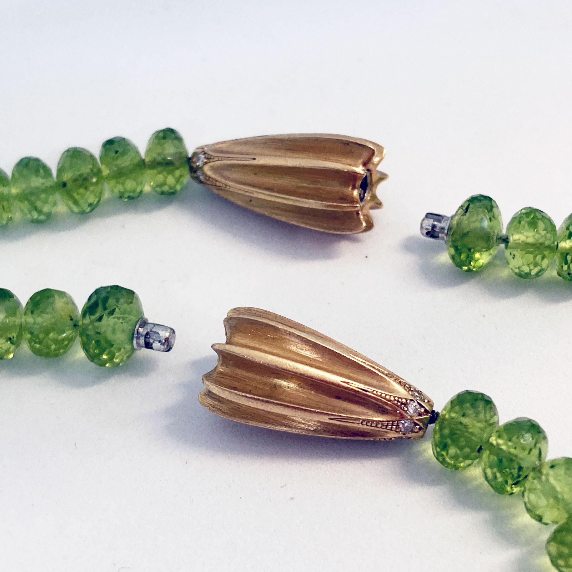Peridot Sautoire mit 2 Verschlüssen aus 18 Karat Roségold und Brilliants Damen im Angebot