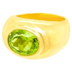 Peridot-set Gold Fashion Ring