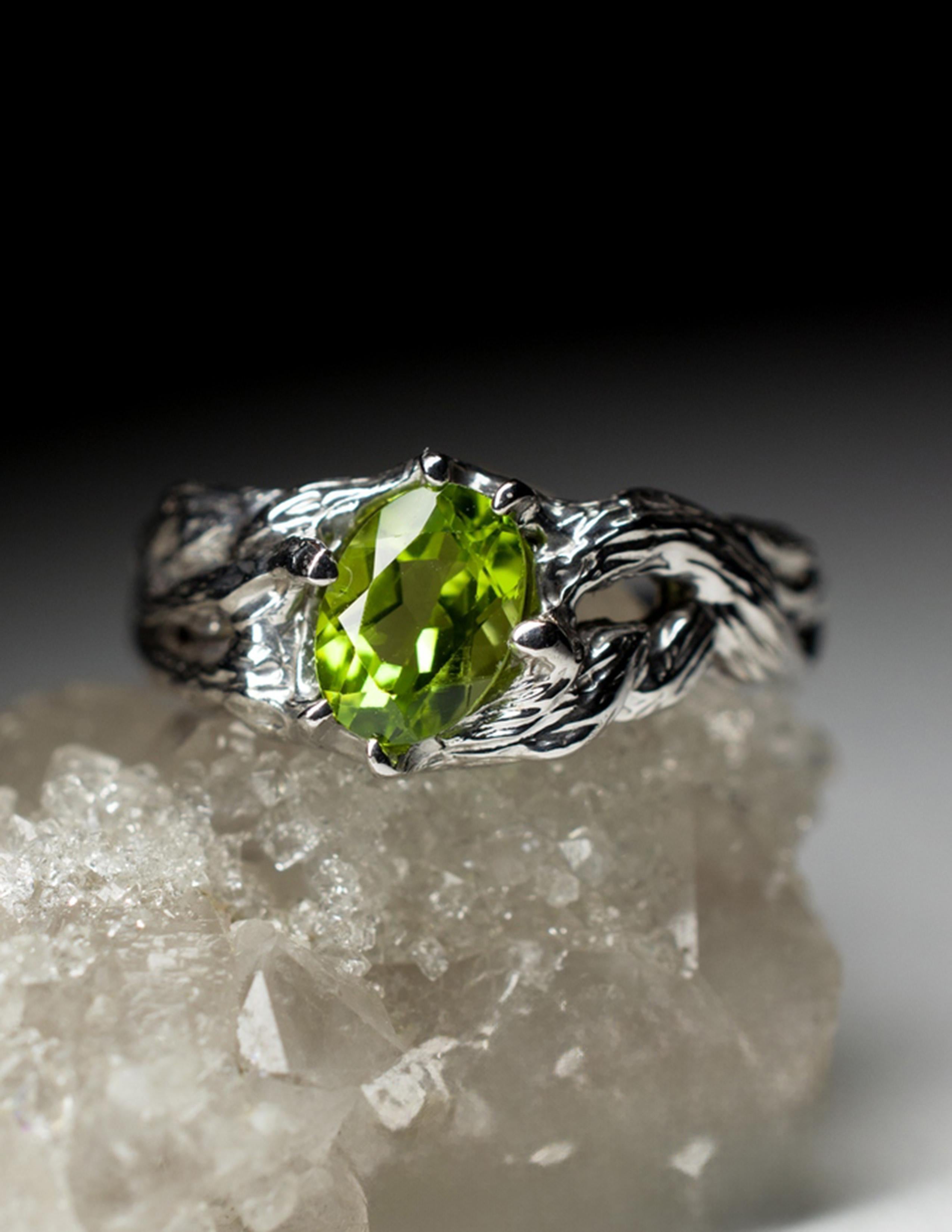 Silver ring natural Chrysolite Peridot fancy oval cut
chrysolite origin - China
stone measurements - 0.12 х 0.2 х 0.28 in / 3 х 5 х 7 mm
stone weight - 0.60 carats
ring weight - 2.91 grams
ring size - 4.75 US