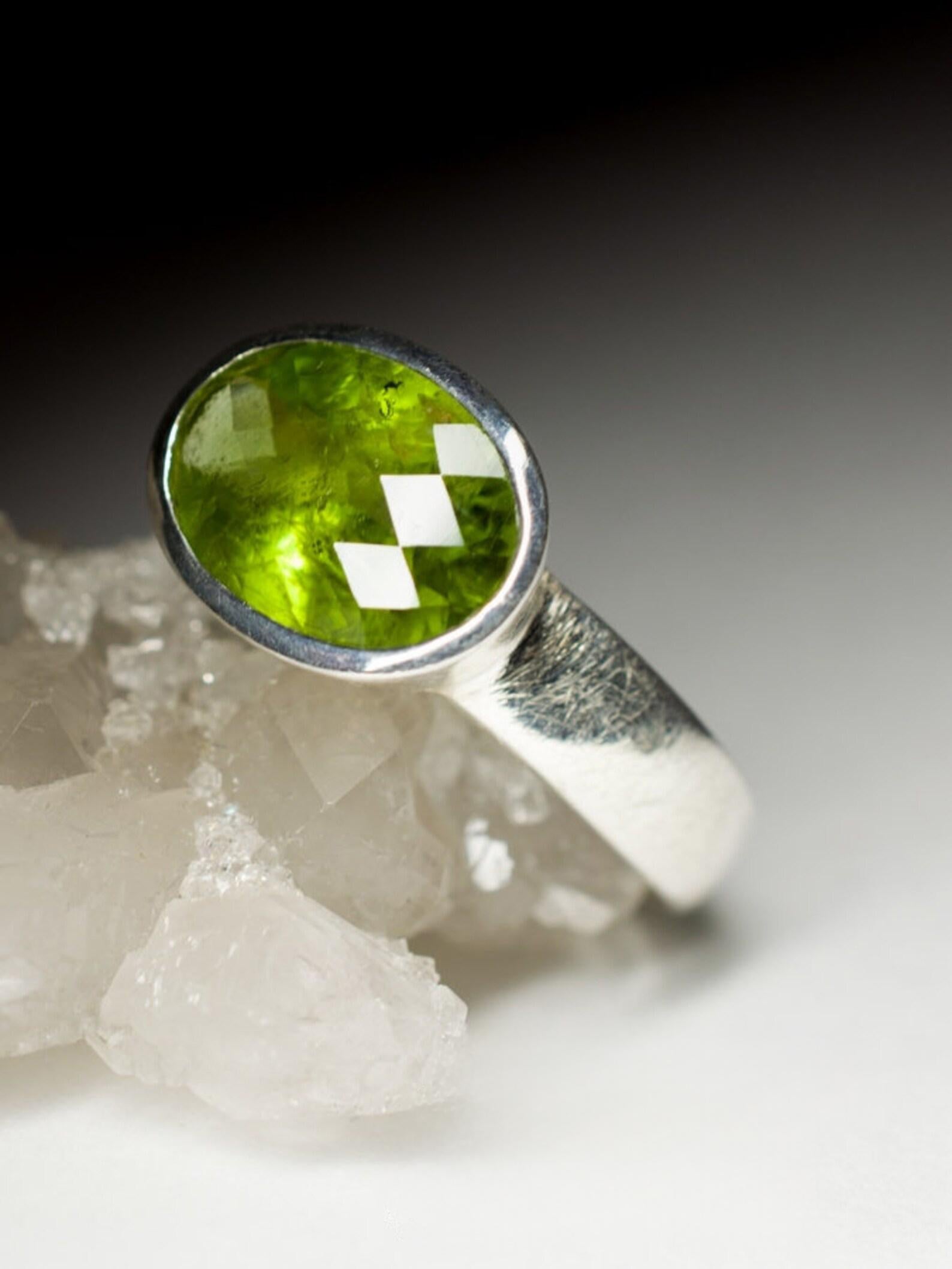 Peridot Silver Ring Natural Green Olivine Chrysolite Gemstone Unisex Jewelry  For Sale 4