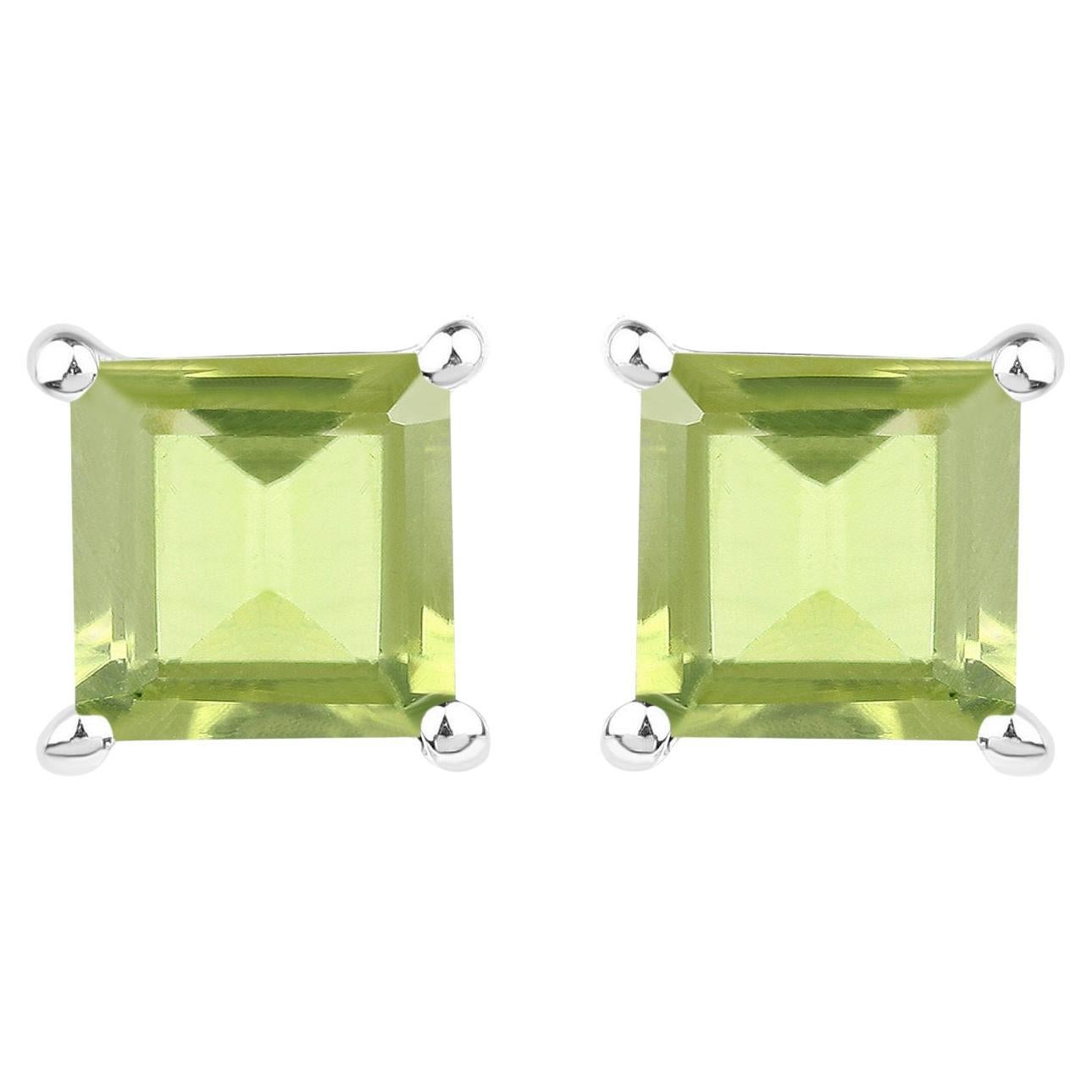 Orecchini con perno di peridoto 2,2 carati in argento placcato in rodio
