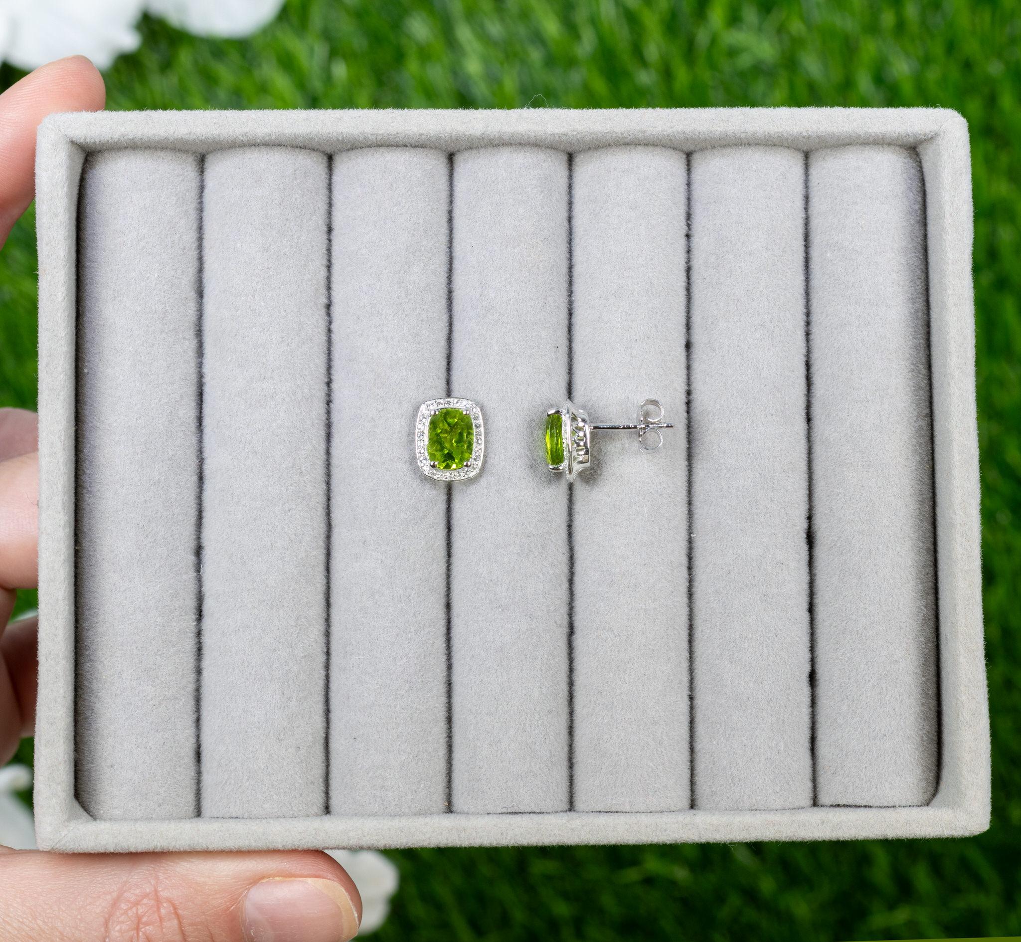 Clous d'oreilles en argent sterling avec péridot, topaze blanche et halo de 3 carats Unisexe en vente
