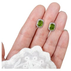 Orecchini con perno di peridoto Topazio bianco aureolato 3 carati A. Silver