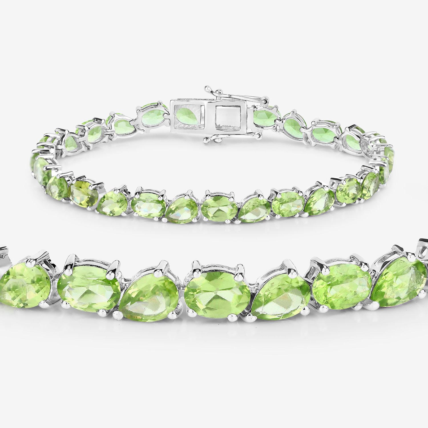 Contemporain Bracelet tennis en argent sterling avec péridot 21.30 carats en vente