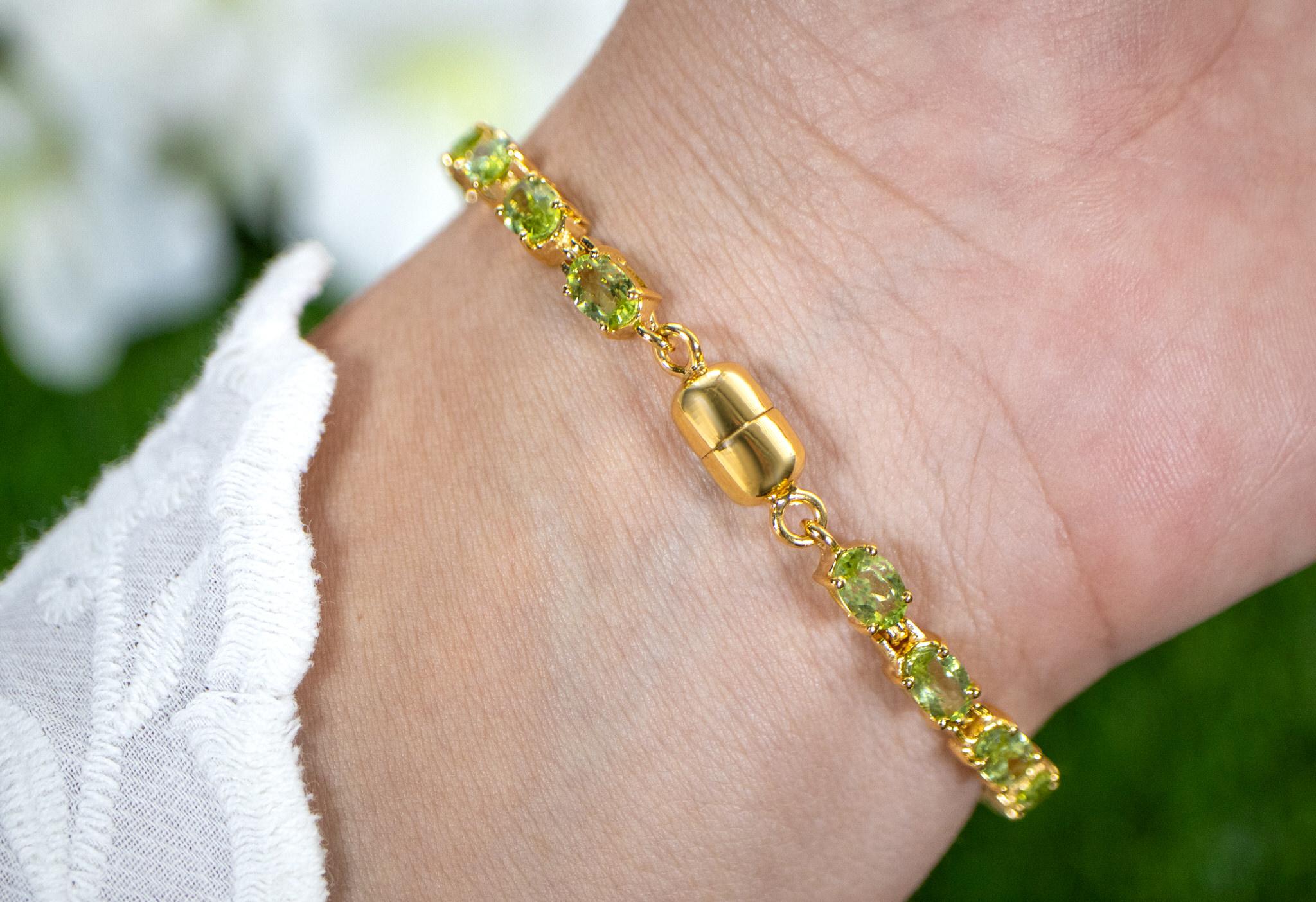 Women's or Men's Peridot Tennis Bracelet 9.03 Carats 18K Yellow Gold Plated Sterling Silver For Sale