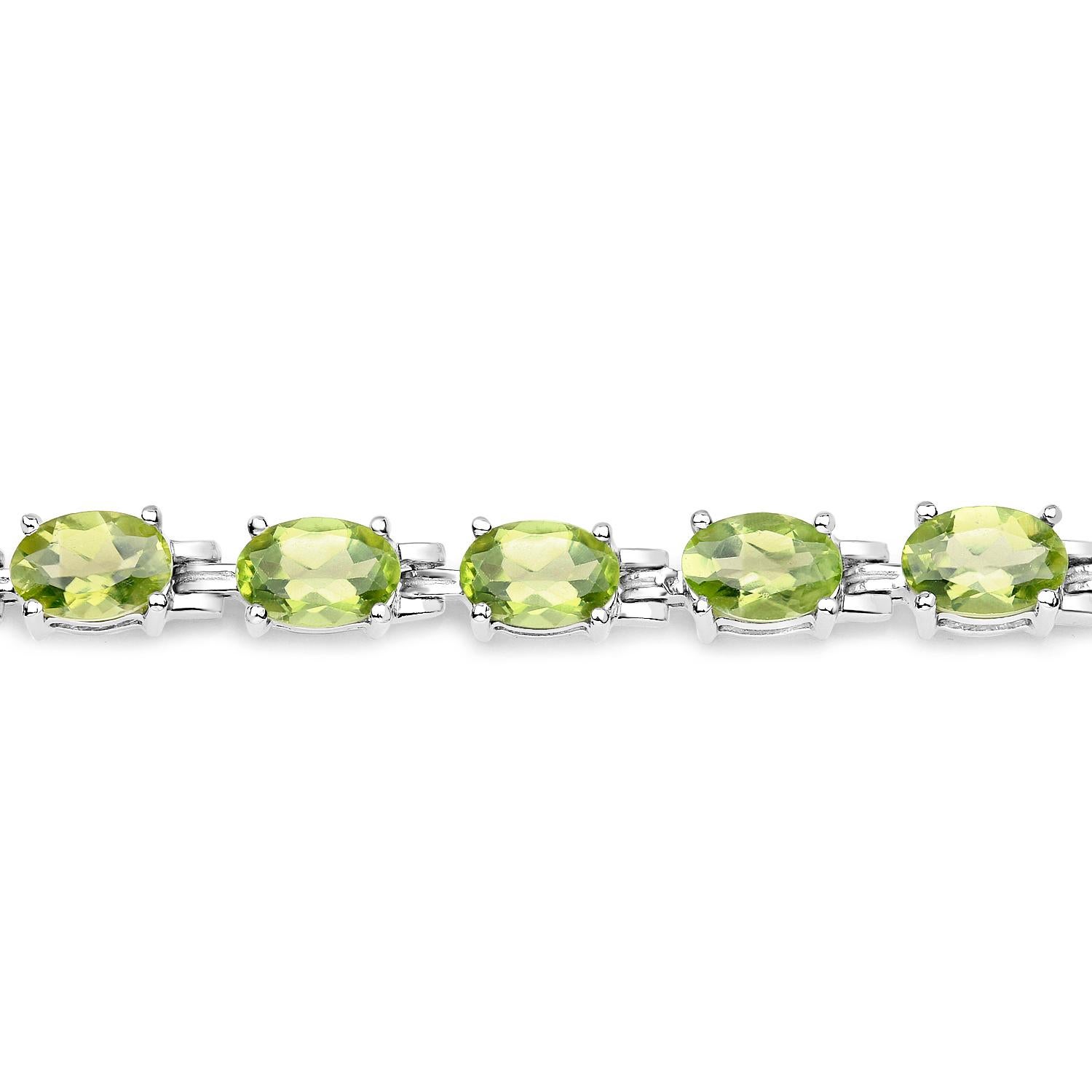 Contemporary Peridot Tennis Bracelet 9.45 Carats Sterling Silver For Sale