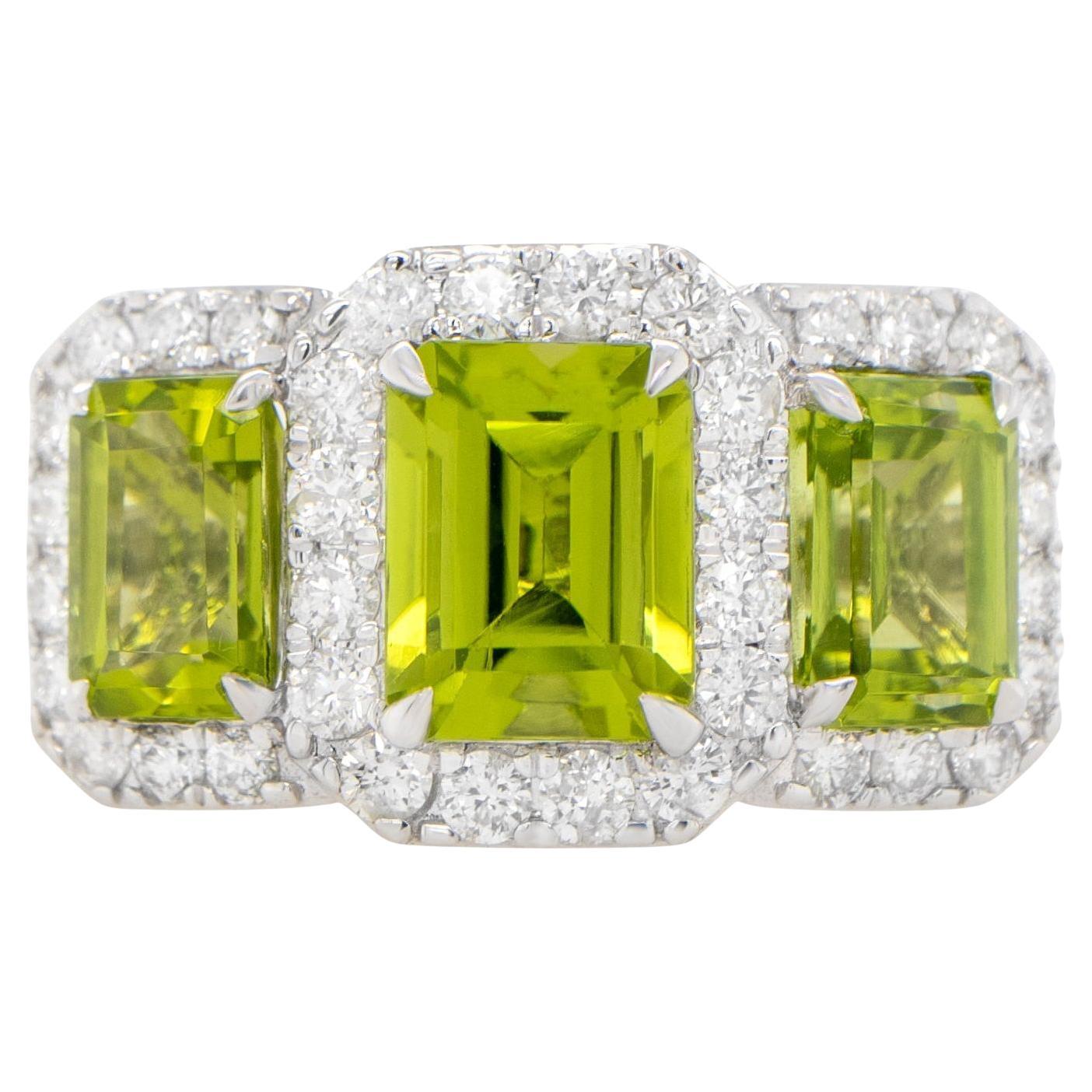 Anillo Peridoto Tres Piedras Engaste Diamante 5,14 Quilates Oro 18K