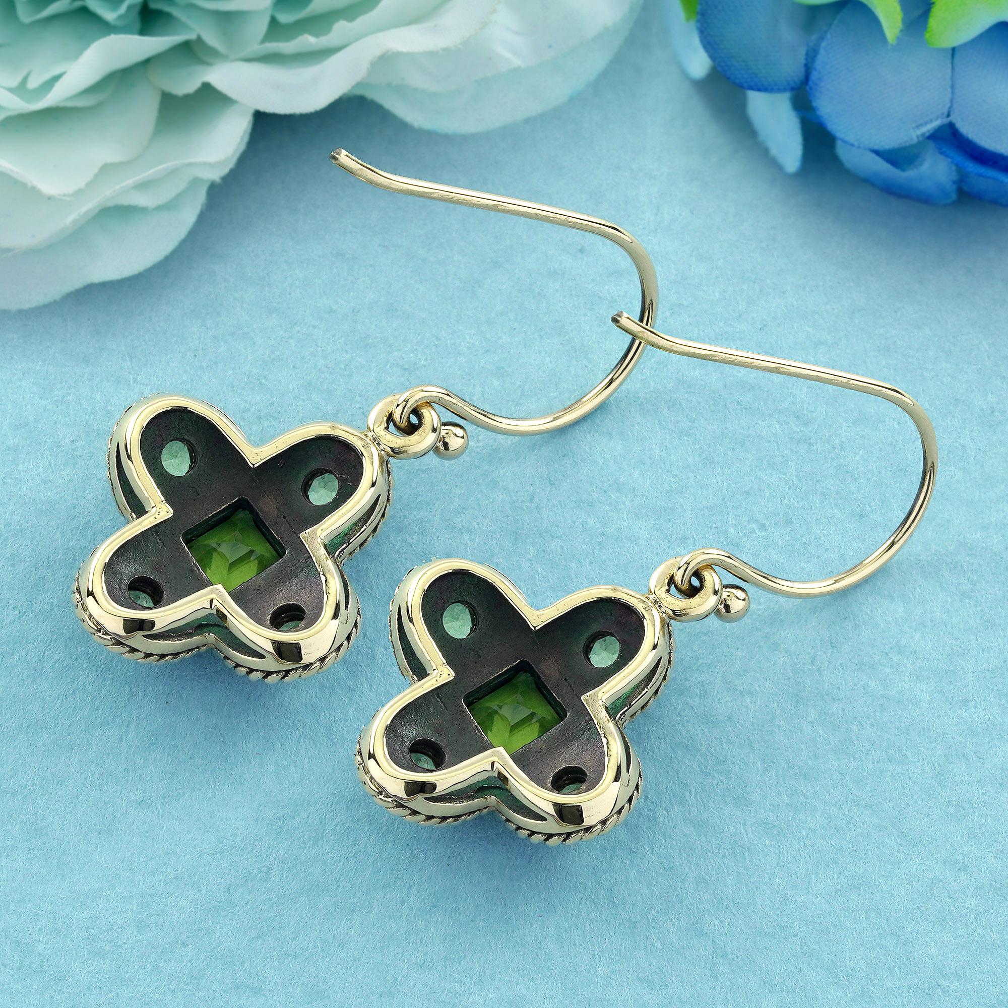 Peridot Vintage-Tropfen-Ohrringe im Vintage-Stil aus 9K Gelbgold (Carréeschliff) im Angebot