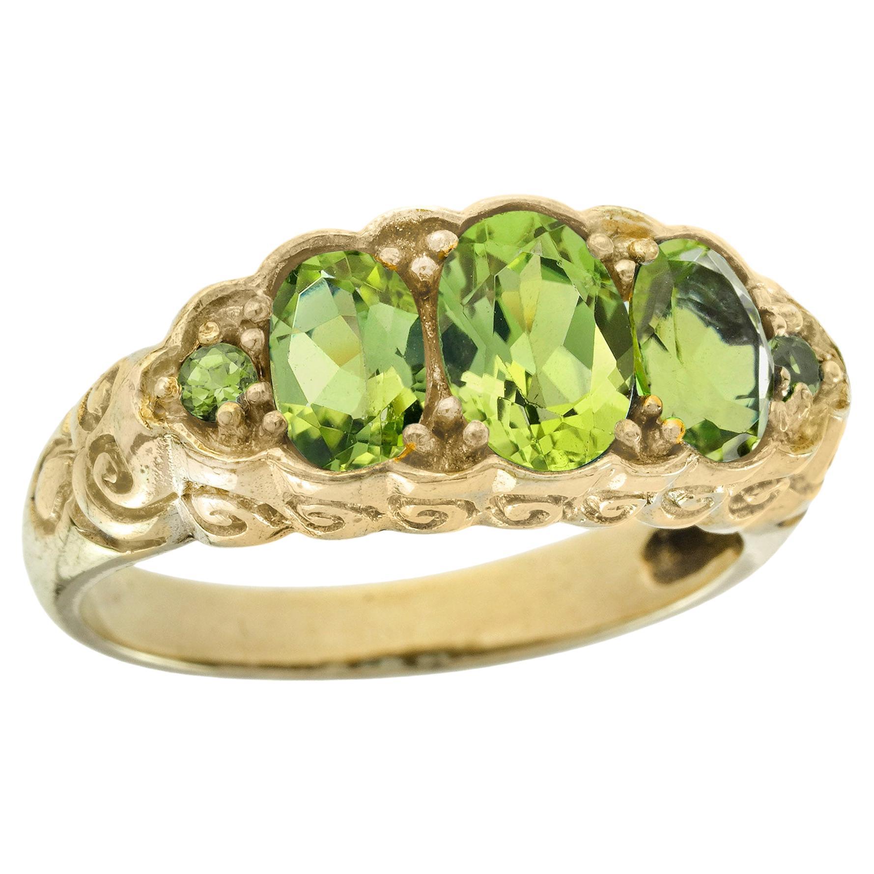 Peridot Vintage Style Drei Steine Ring aus massivem 9K Gelbgold